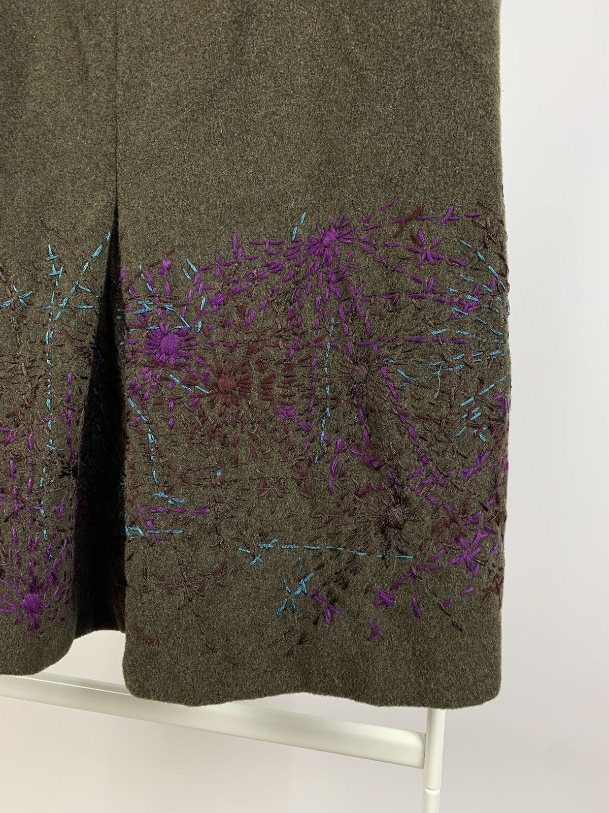 Dries Van Noten Vintage Dries Van Noten Embroidered Floral Wool Midi Skirt Size 27" / US 4 / IT 40 - 8 Thumbnail
