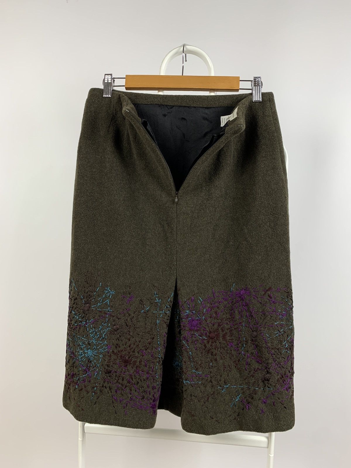 Dries Van Noten Vintage Dries Van Noten Embroidered Floral Wool Midi Skirt Size 27" / US 4 / IT 40 - 11 Thumbnail