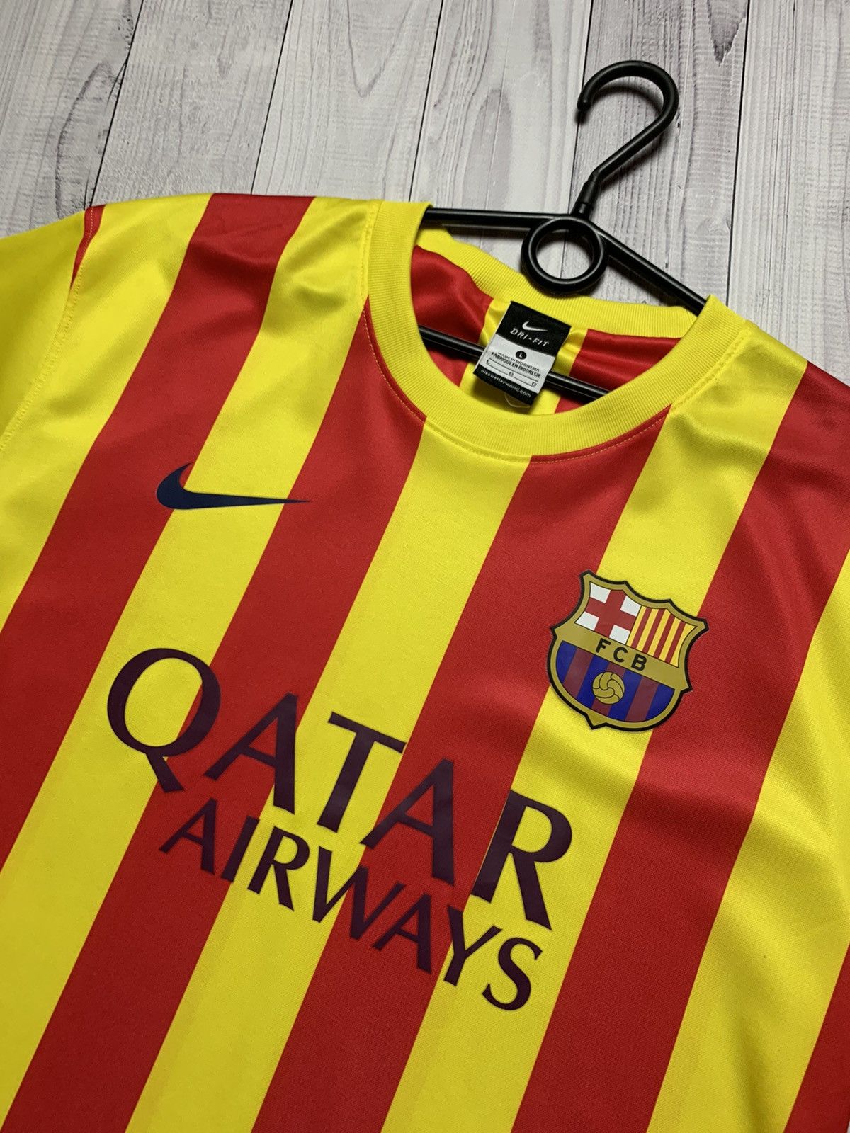 Soccer jersey Barcelona Nike yellow striped size L