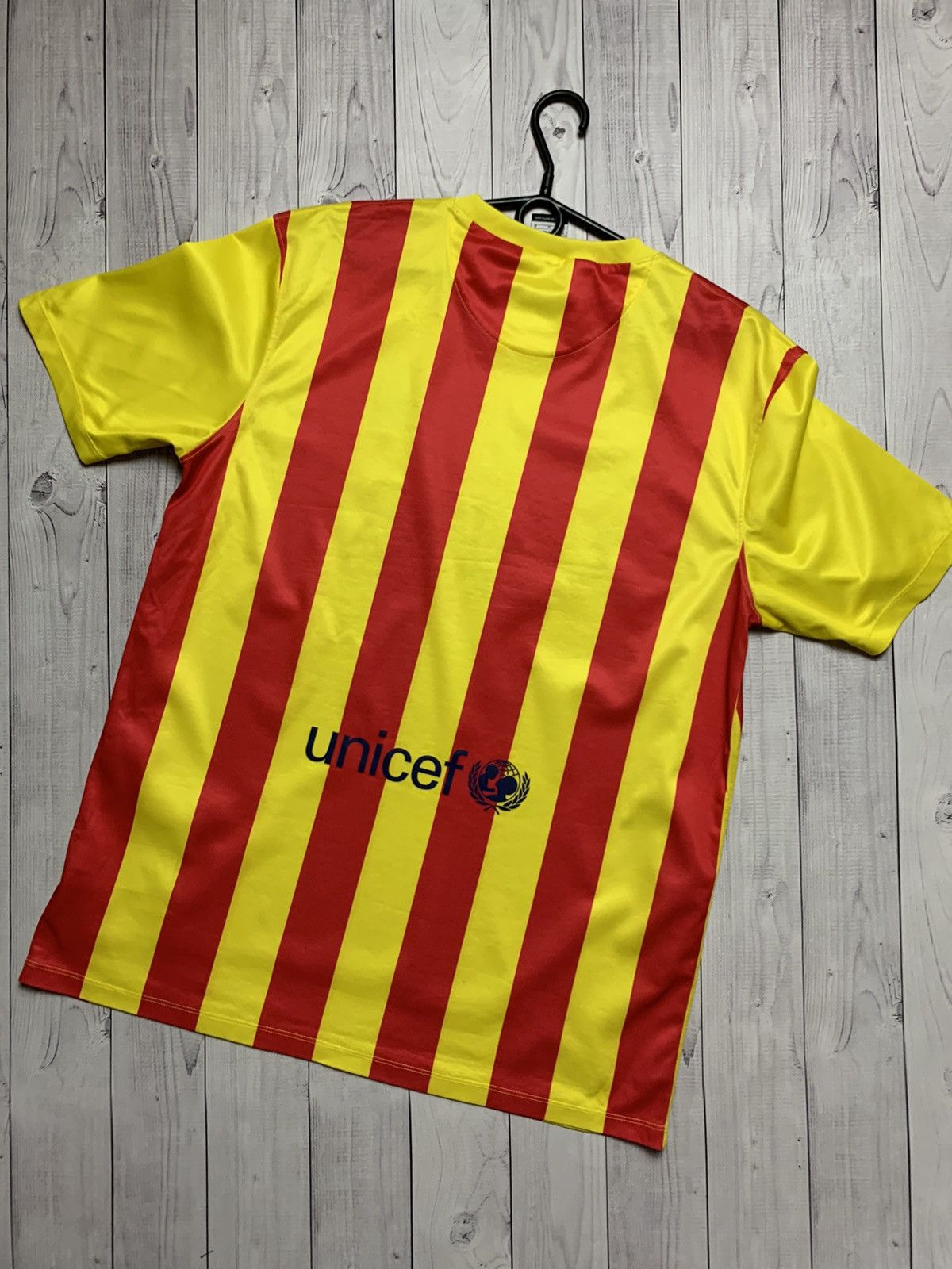 Soccer jersey Barcelona Nike yellow striped size L