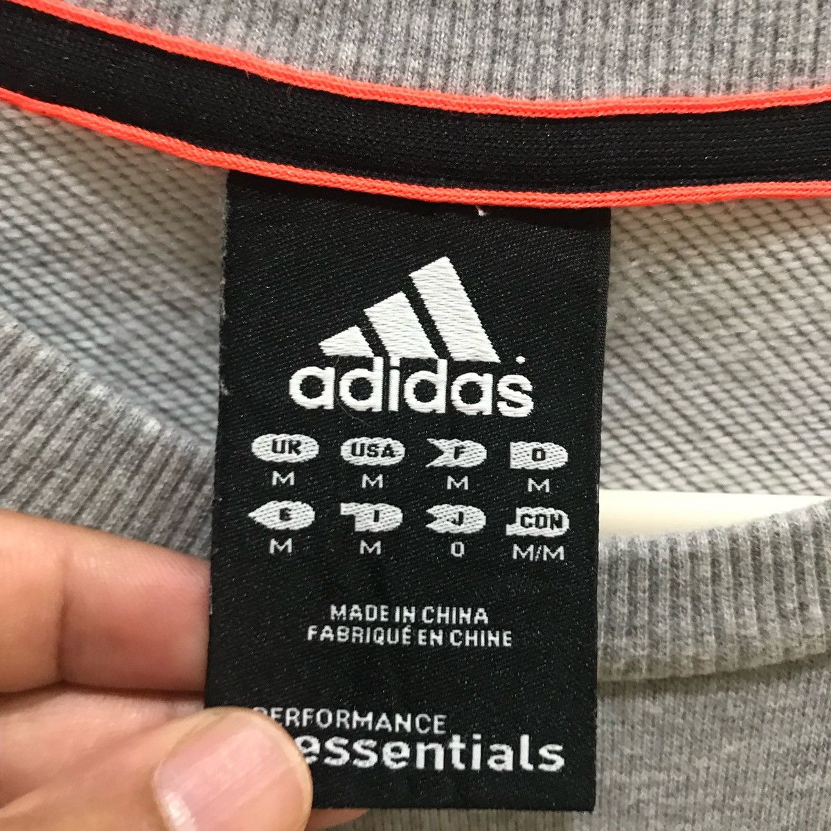 Adidas ADIDAS Sweatshirts Small Logo Size L Size US L / EU 52-54 / 3 - 7 Thumbnail