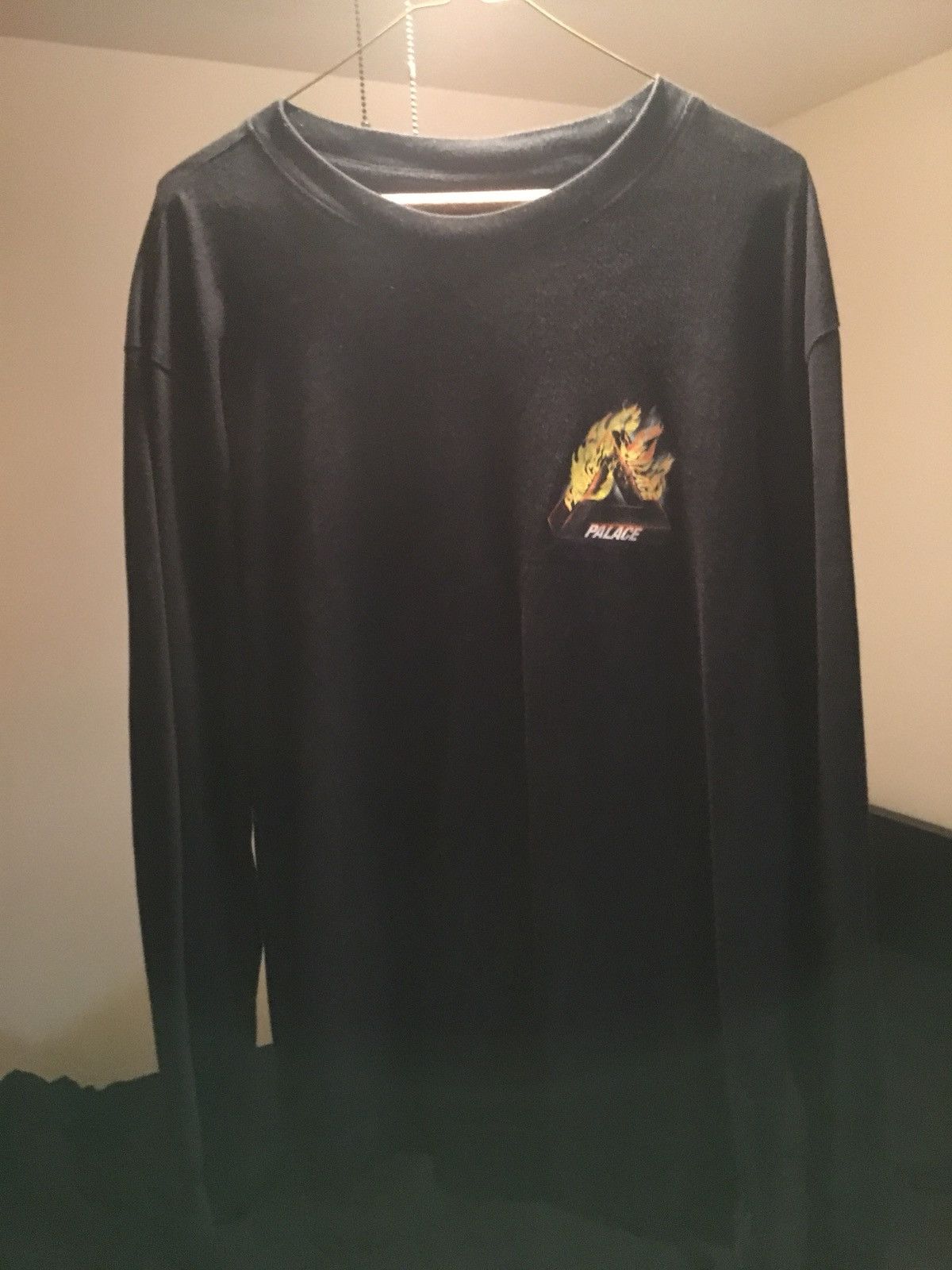 Palace Tri Flag | Grailed