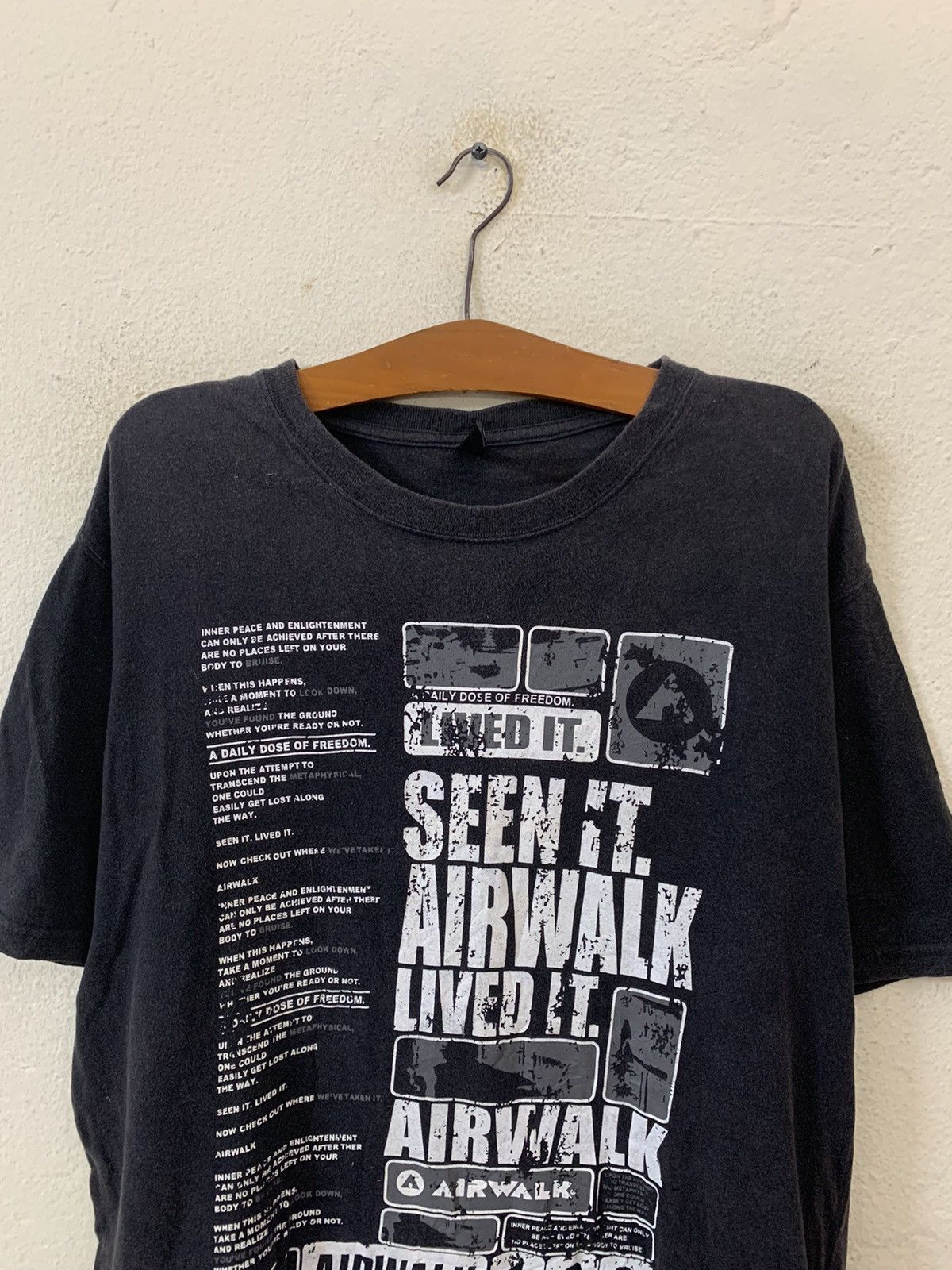Airwalk Airwalk Poem Tshirt Size US L / EU 52-54 / 3 - 4 Thumbnail