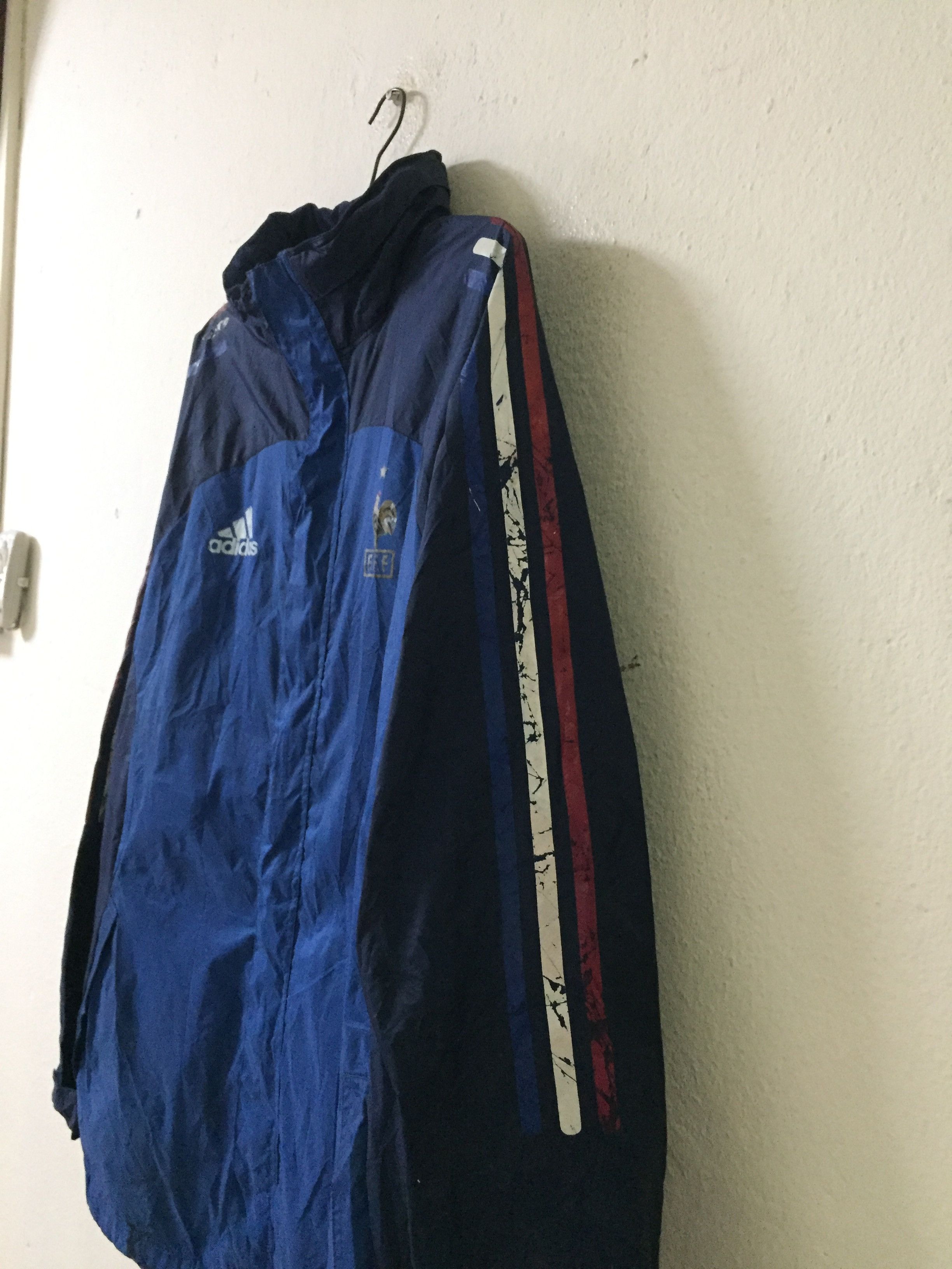 Adidas Vintage Adidas France Windbreaker Jacket Size US L / EU 52-54 / 3 - 5 Thumbnail