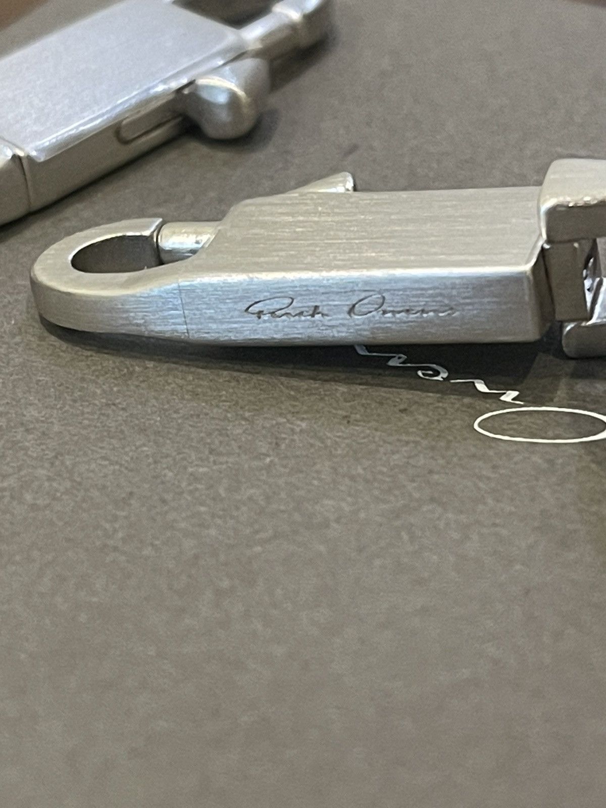 Rick Owens FW22 - Pentagram in Palladio Palladium Tone Brass Keychain Size ONE SIZE - 3 Thumbnail