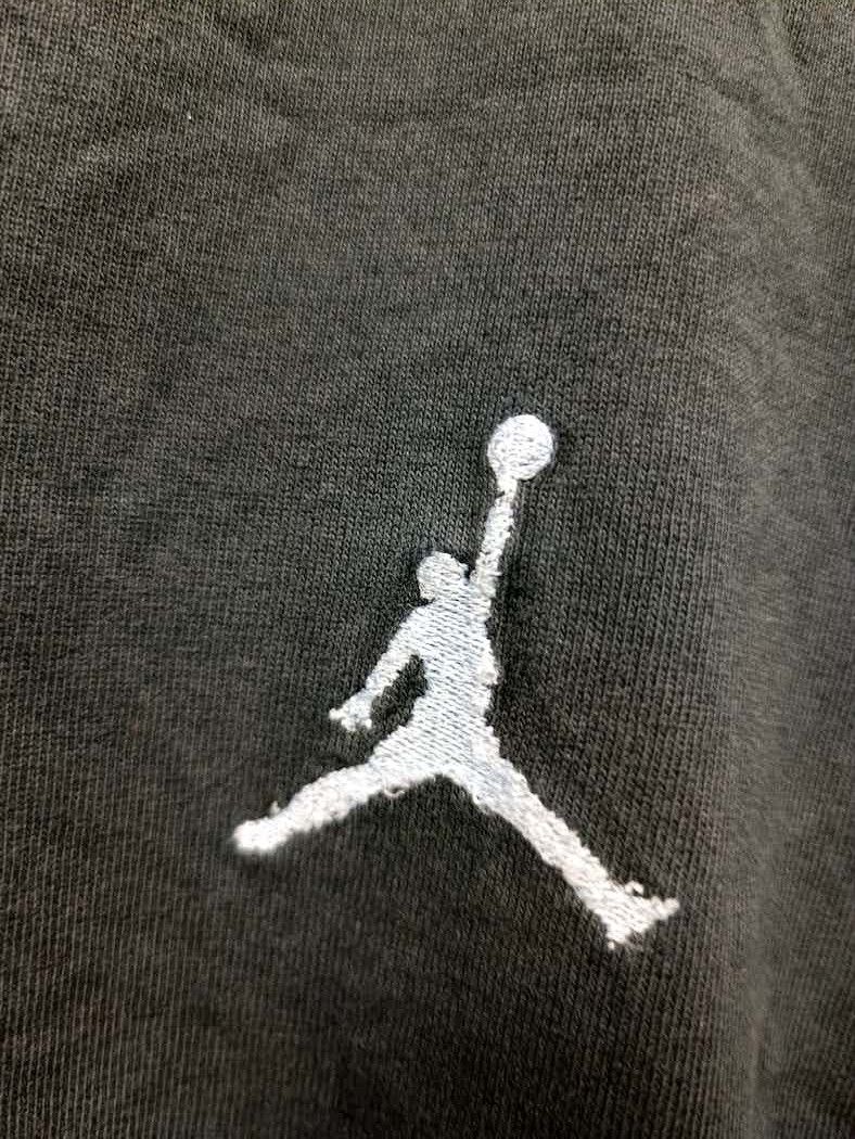 Jordan Brand vintage 90s t shirt nike jordan logo embroidery distressed Size US XL / EU 56 / 4 - 2 Thumbnail