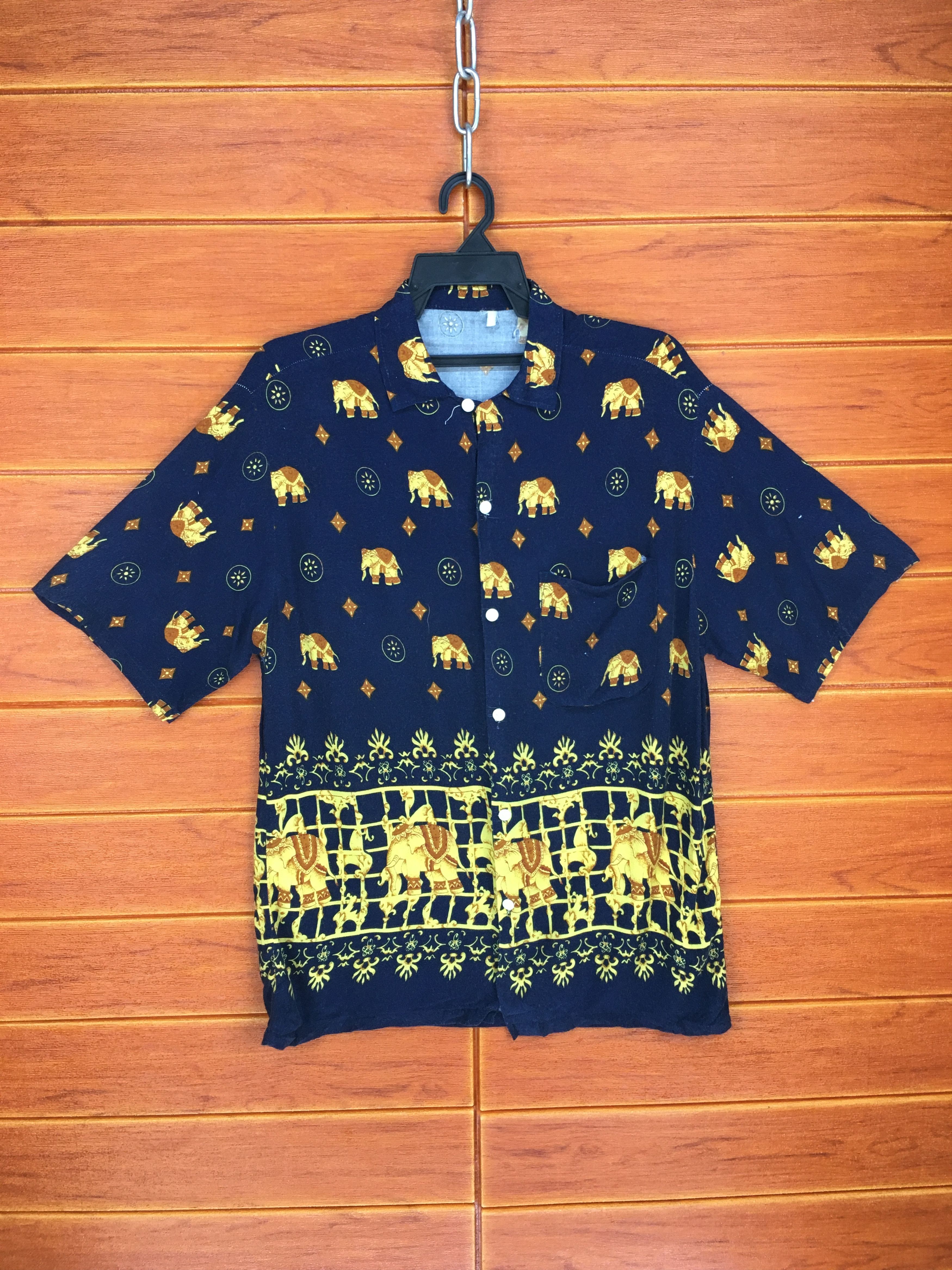 Vintage Vintage Elephants Rayon Hawaiian Shirt / Aloha Wear Size US M / EU 48-50 / 2 - 1 Thumbnail