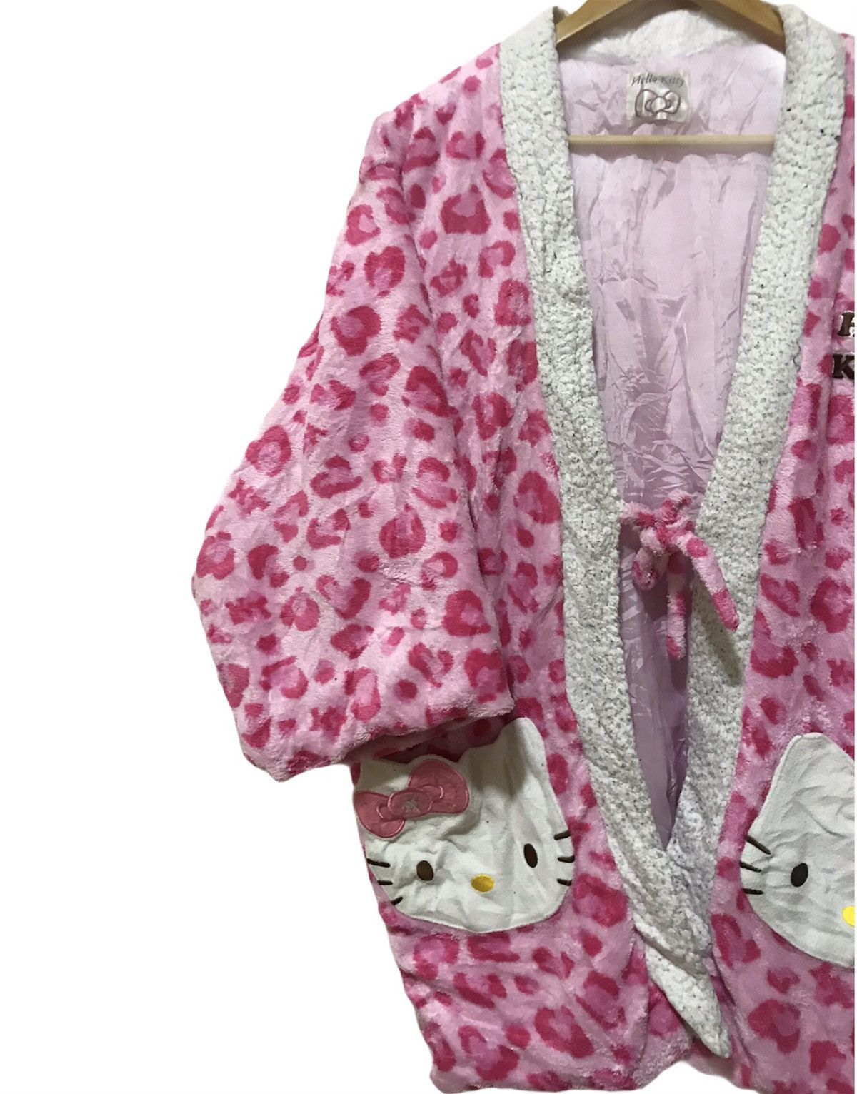 Japanese Brand DOPE🔥 Sanrio Hello Kitty Pinky Love Kimono Size US L / EU 52-54 / 3 - 3 Thumbnail