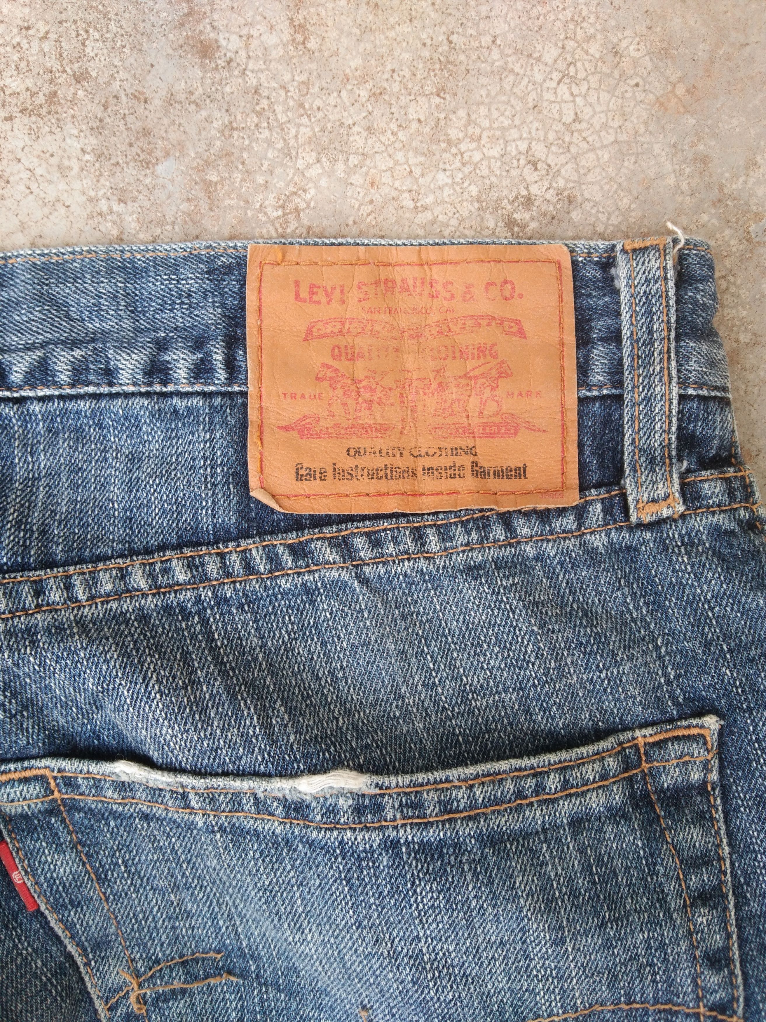 Levi's Vintage Levi's Jeans 537 Distressed Denim 31x29.5 Size US 31 - 3 Thumbnail