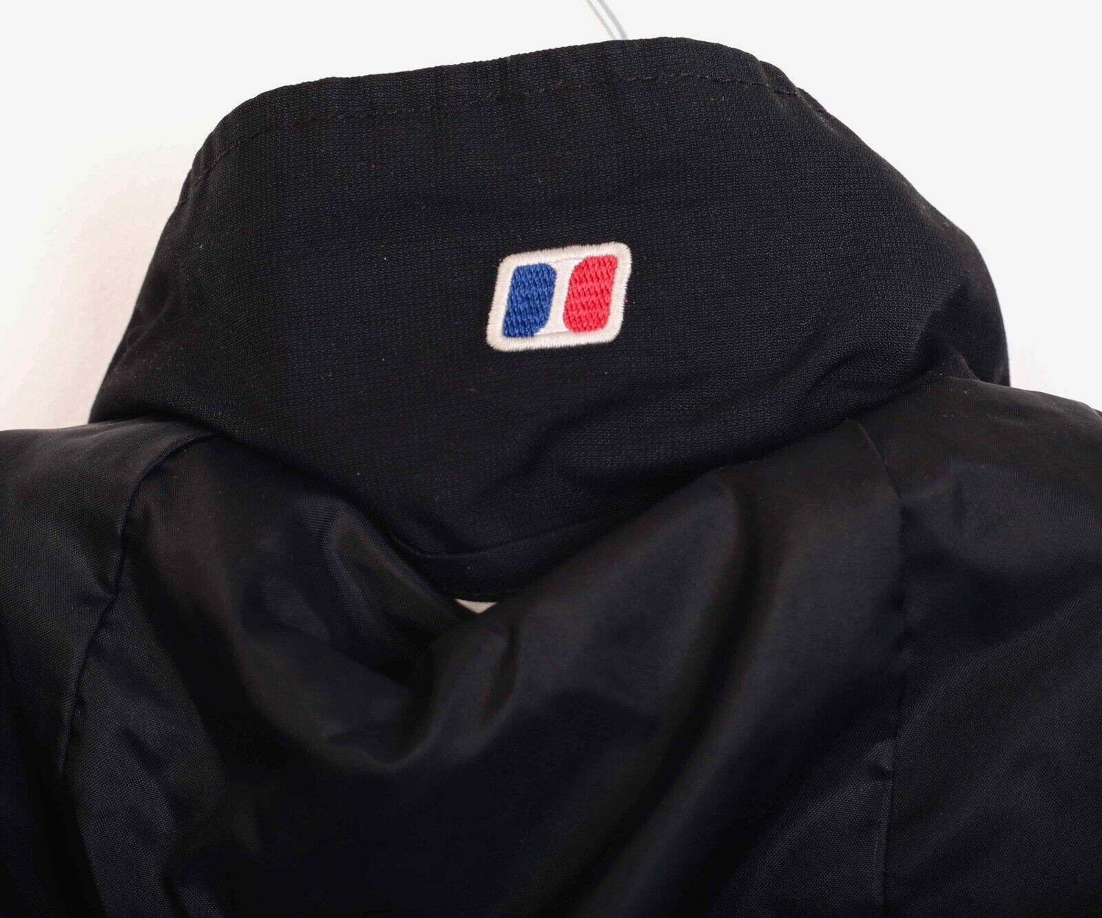 Berghaus L Women's Rain Jacket Coat Hooded Windbreaker Rainproof Size L / US 10 / IT 46 - 4 Thumbnail