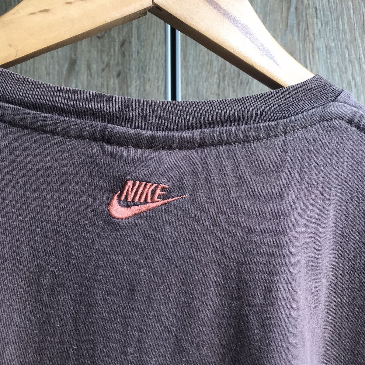 Nike × Vintage Nike vintage brown t shirt mens size L Y2K Size US L / EU 52-54 / 3 - 4 Thumbnail