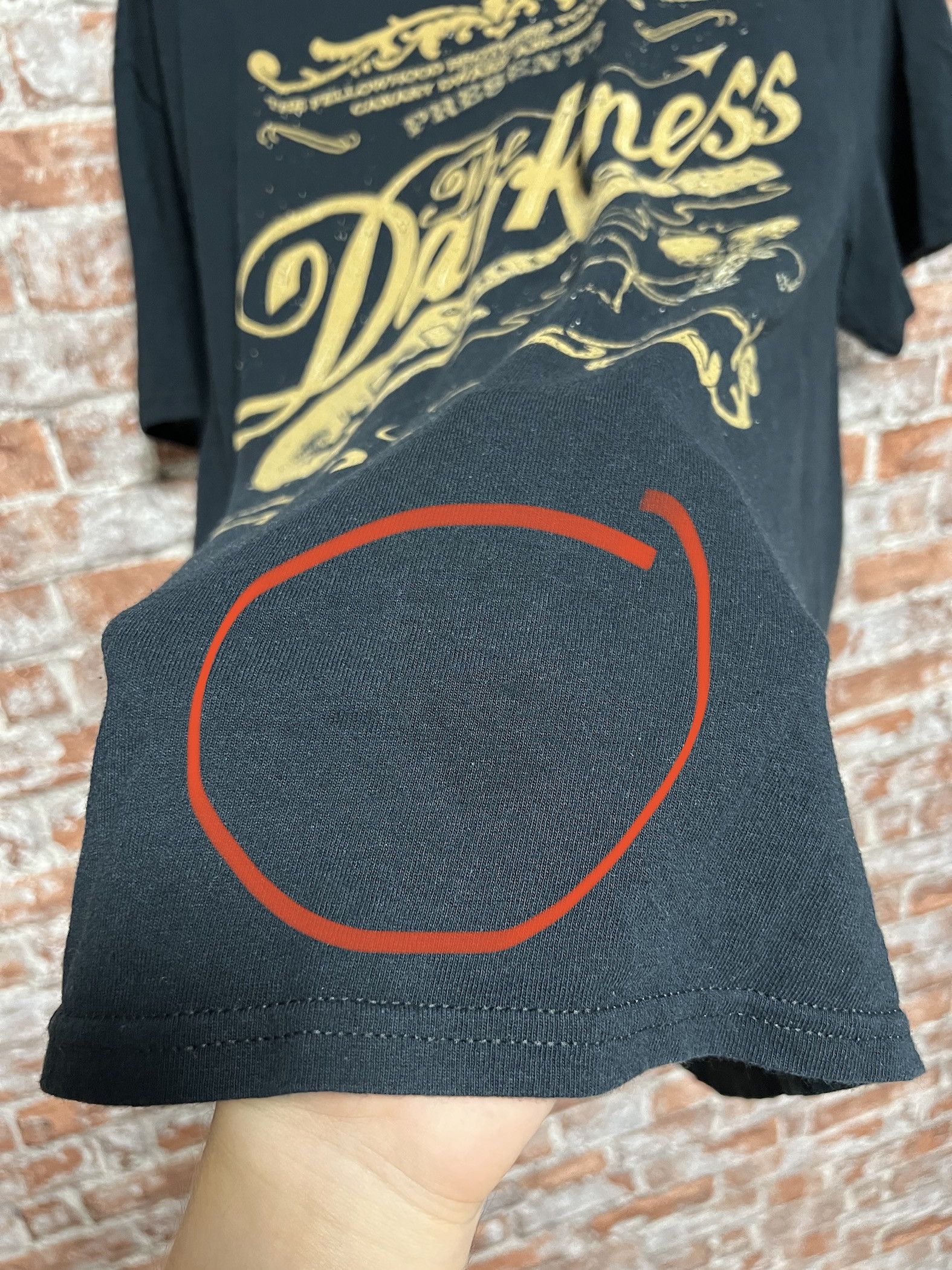 Band Tees Vintage 2000s The Darkness Band T-shirt Size US M / EU 48-50 / 2 - 8 Thumbnail