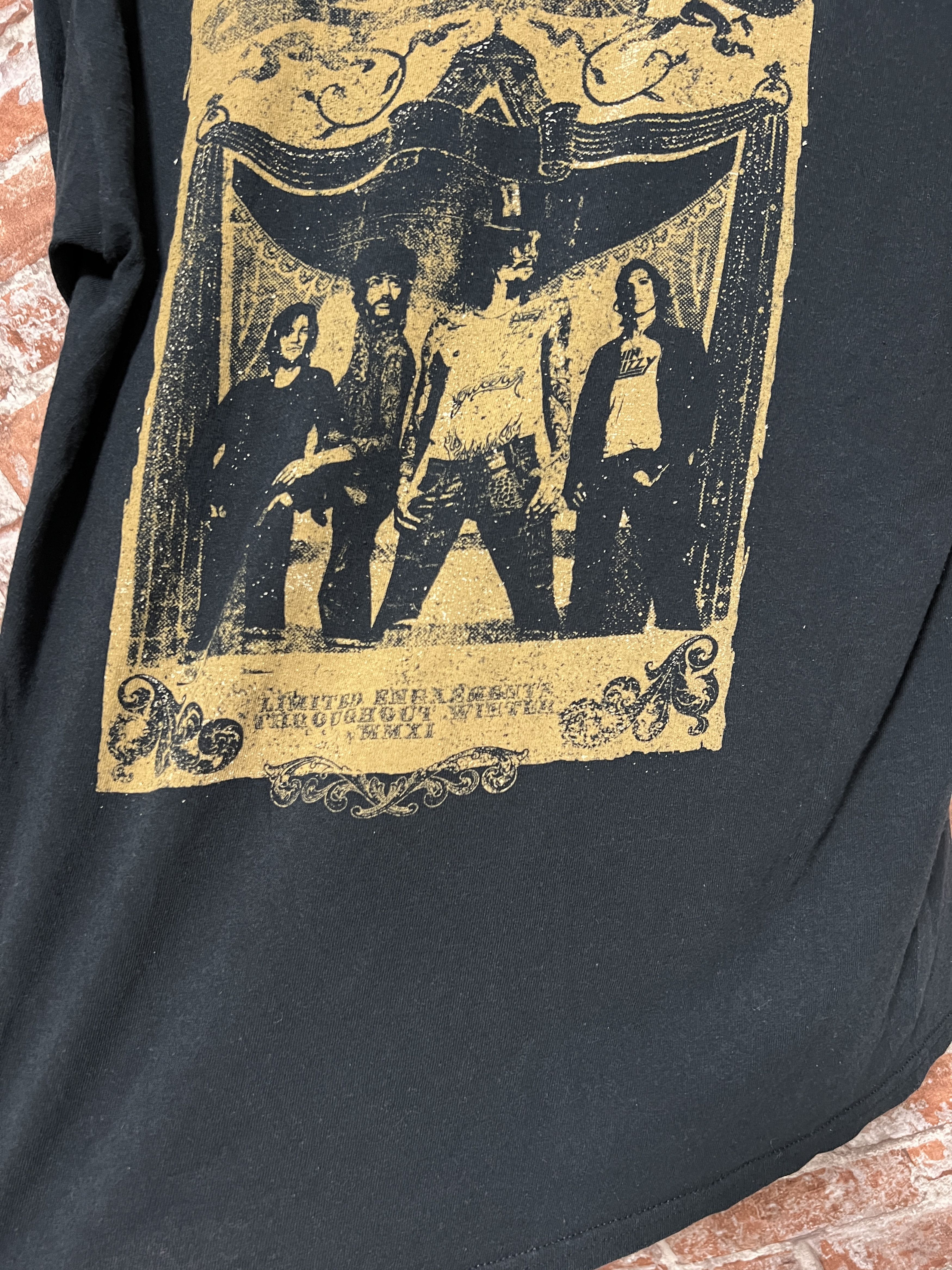 Band Tees Vintage 2000s The Darkness Band T-shirt Size US M / EU 48-50 / 2 - 14 Thumbnail