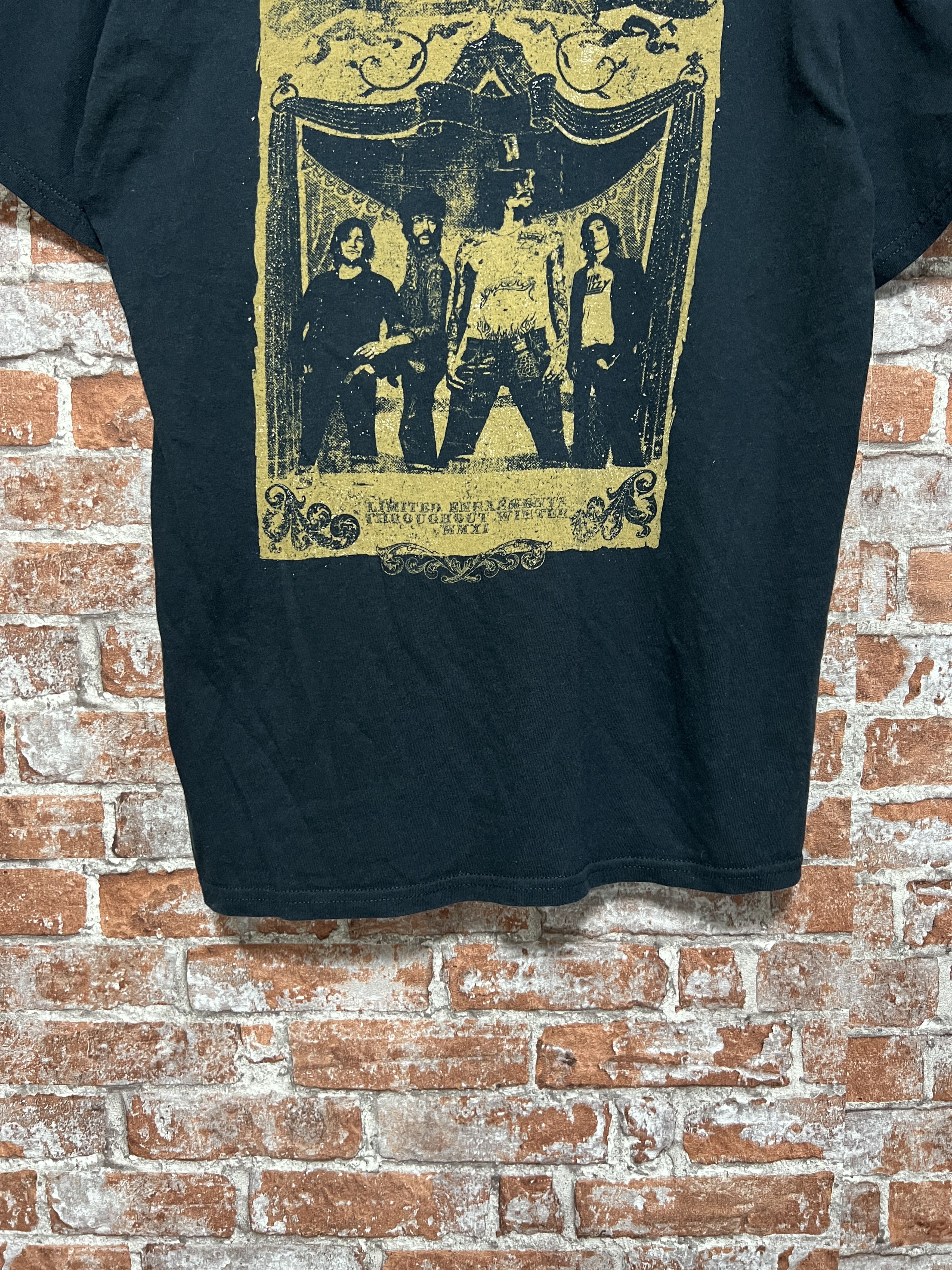 Band Tees Vintage 2000s The Darkness Band T-shirt Size US M / EU 48-50 / 2 - 12 Thumbnail