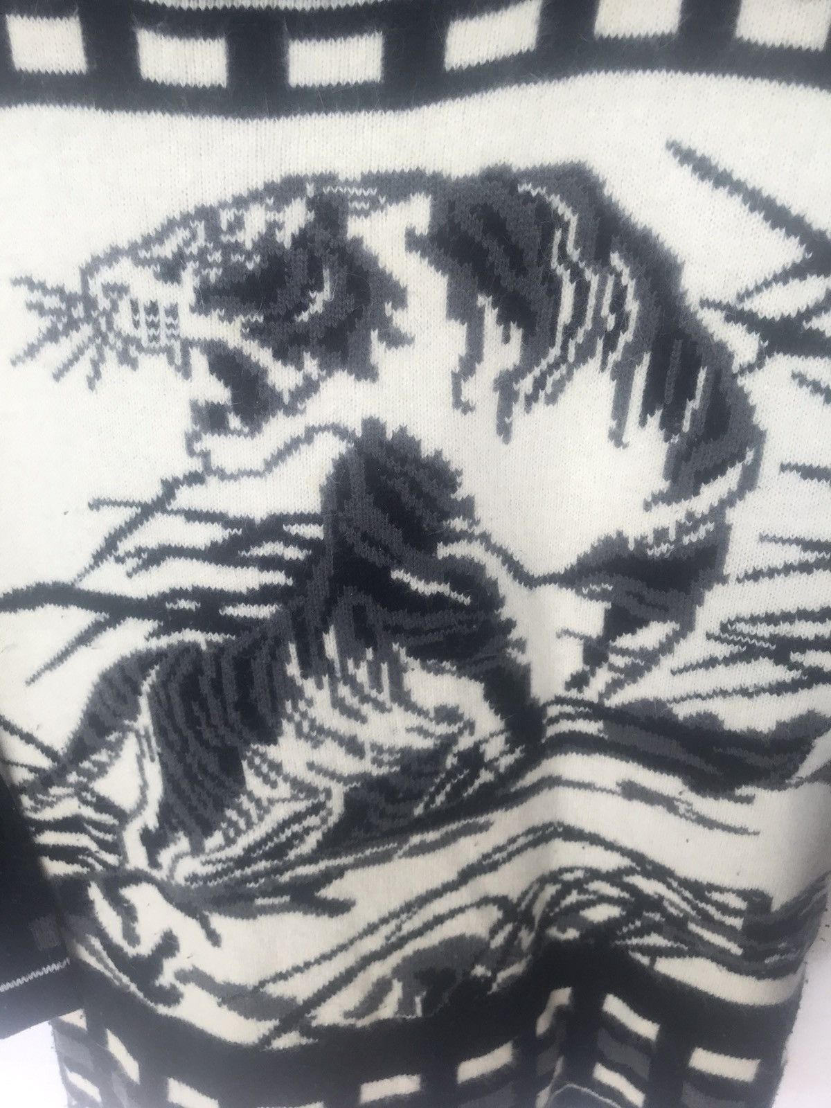 Japanese Brand × Vintage Vintage 90s TIGER MOTIVE KNITWEAR Size US L / EU 52-54 / 3 - 3 Thumbnail