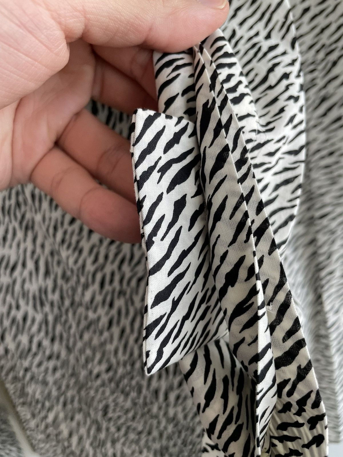 Hedi Slimane × Saint Laurent Paris × Yves Saint Laurent Runway Limited Edition Saint Laurent Zebra Shirt Brand New Size US XL / EU 56 / 4 - 17 Thumbnail