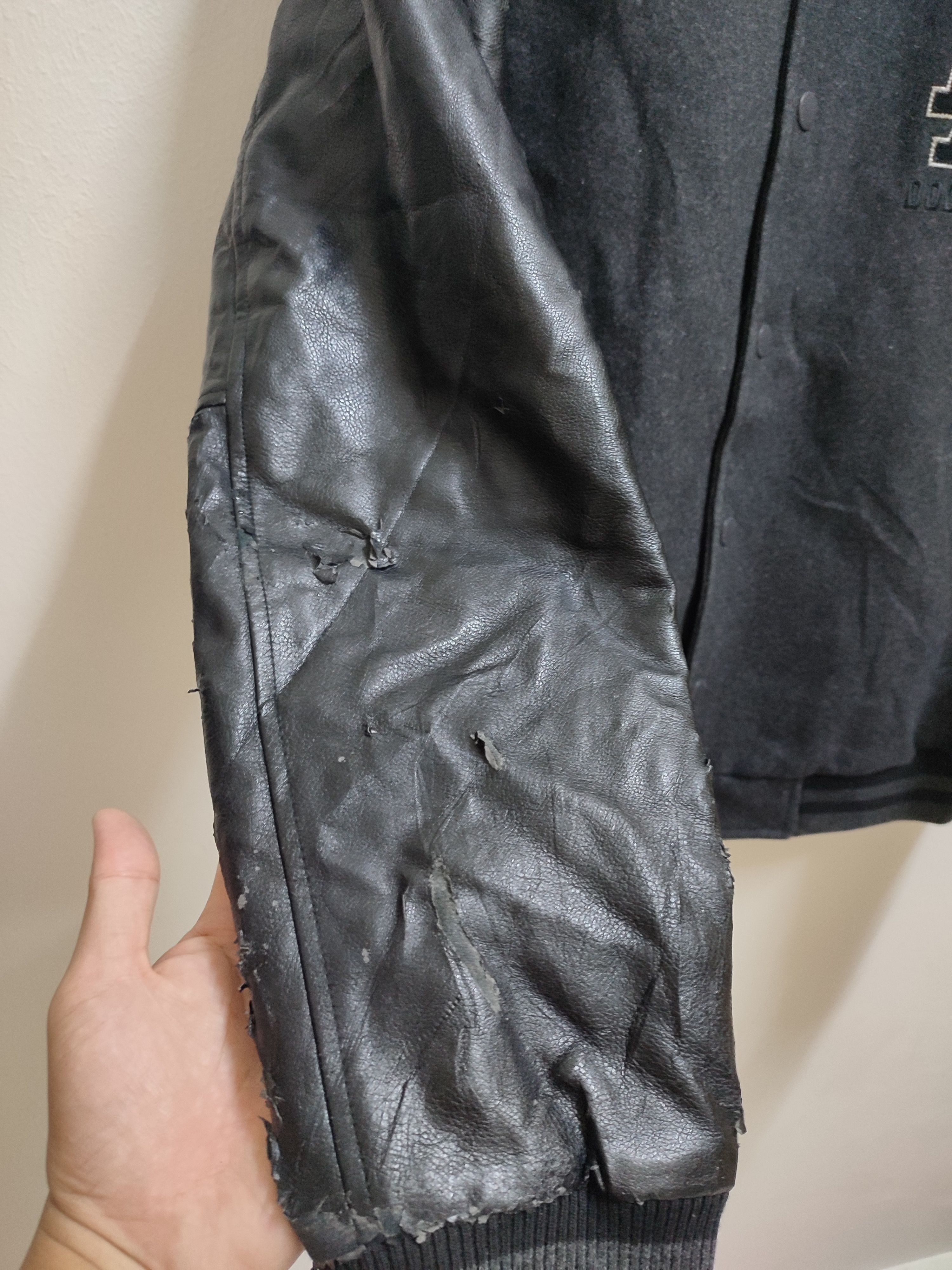 MLB MLB Varsity Jacket Distressed Leather Sleeves Size US XL / EU 56 / 4 - 7 Thumbnail
