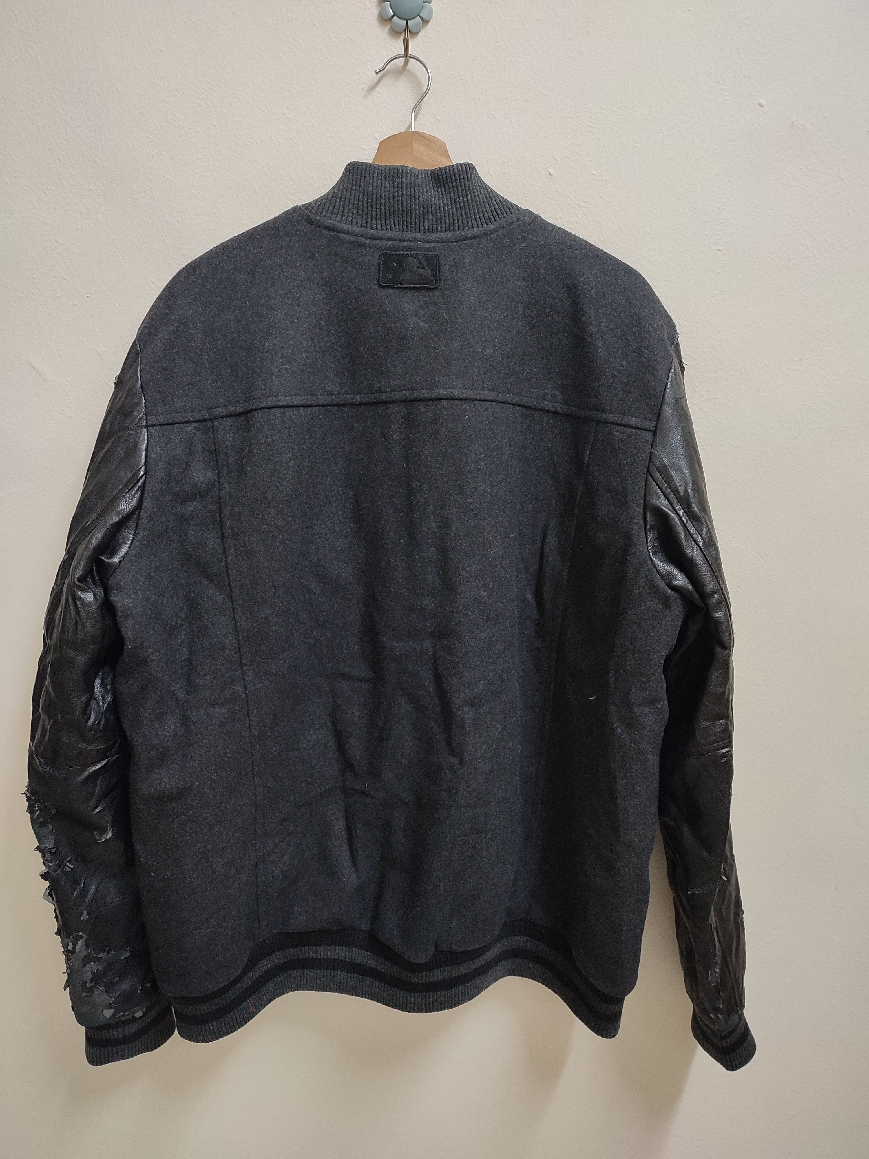 MLB MLB Varsity Jacket Distressed Leather Sleeves Size US XL / EU 56 / 4 - 2 Thumbnail