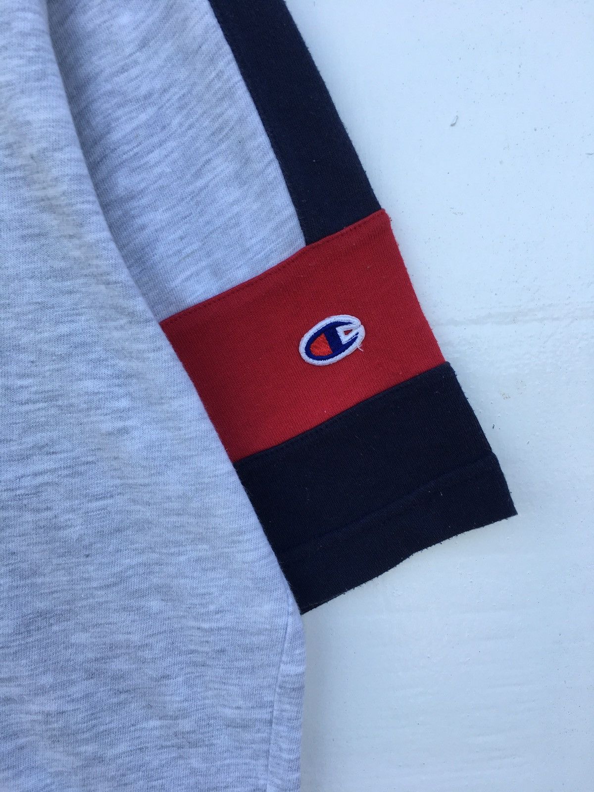 Champion Vintage 90s Champion Big Logo Streetwear Tshirt Size US L / EU 52-54 / 3 - 7 Thumbnail