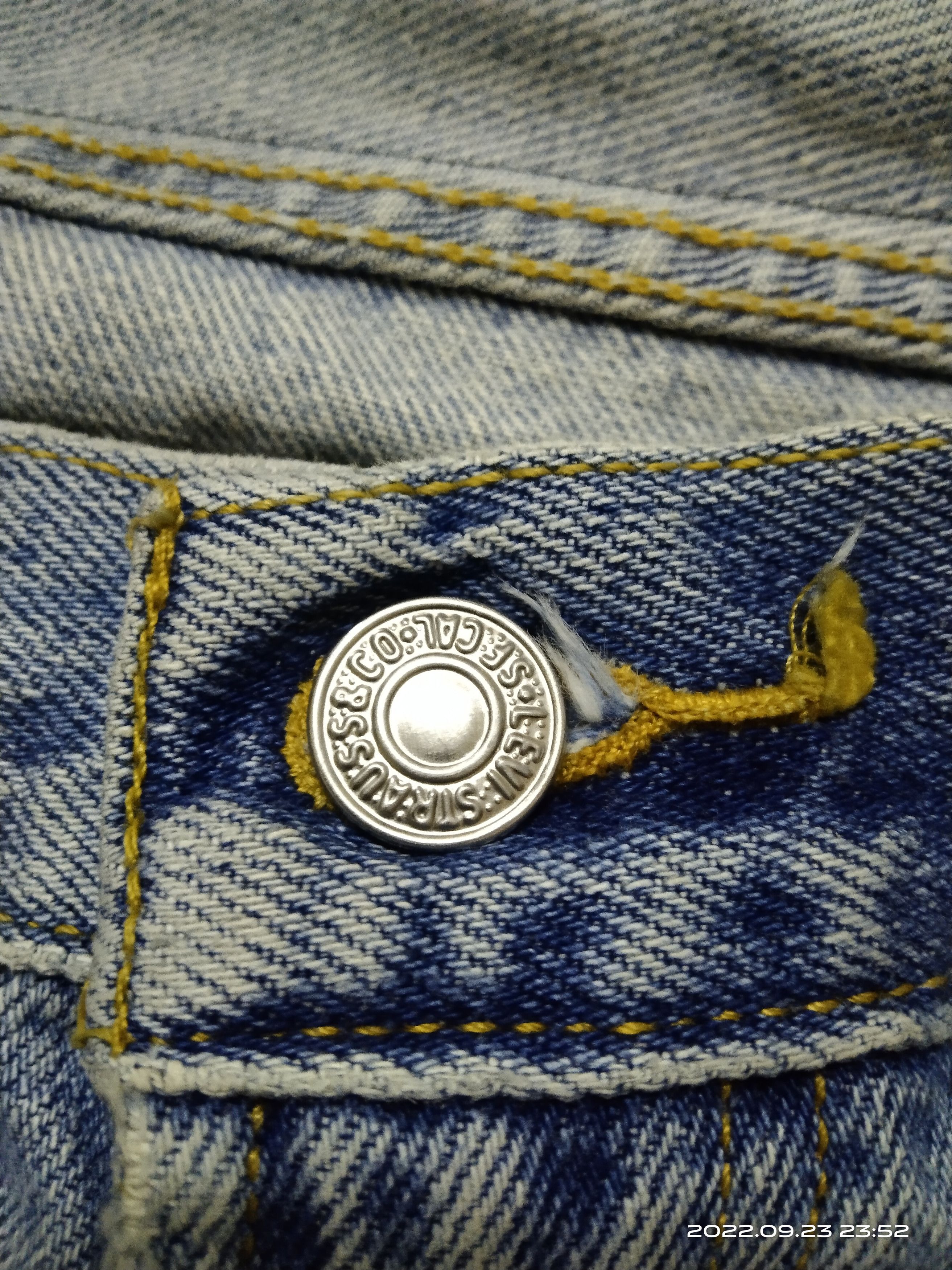 Levi's DiSTRESSSD SHORT PANTS CHARACTER HERO RE + PLUS COLLAB LEVIS Size 33" - 3 Thumbnail