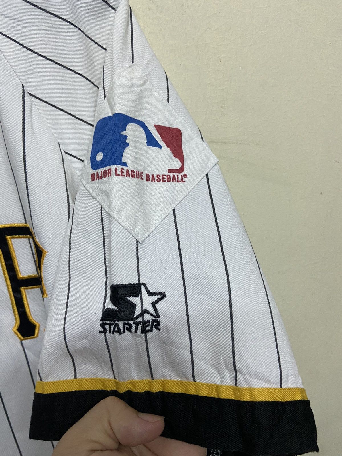 MLB × Starter 🔥OFFERNOW🔥Pittsburgh Pirates MLB Stripped Button Up Jersey Size US L / EU 52-54 / 3 - 8 Thumbnail