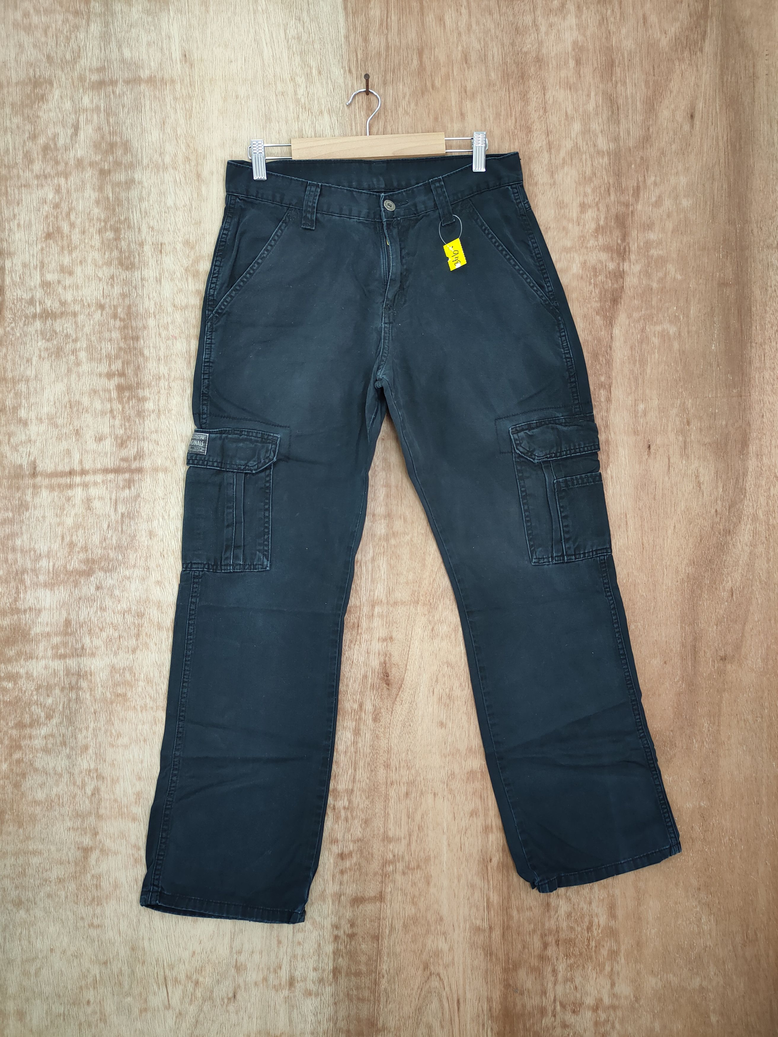 Vintage DL Wrangler black utility cargo vintage pants #948 Size US 31 - 1 Thumbnail