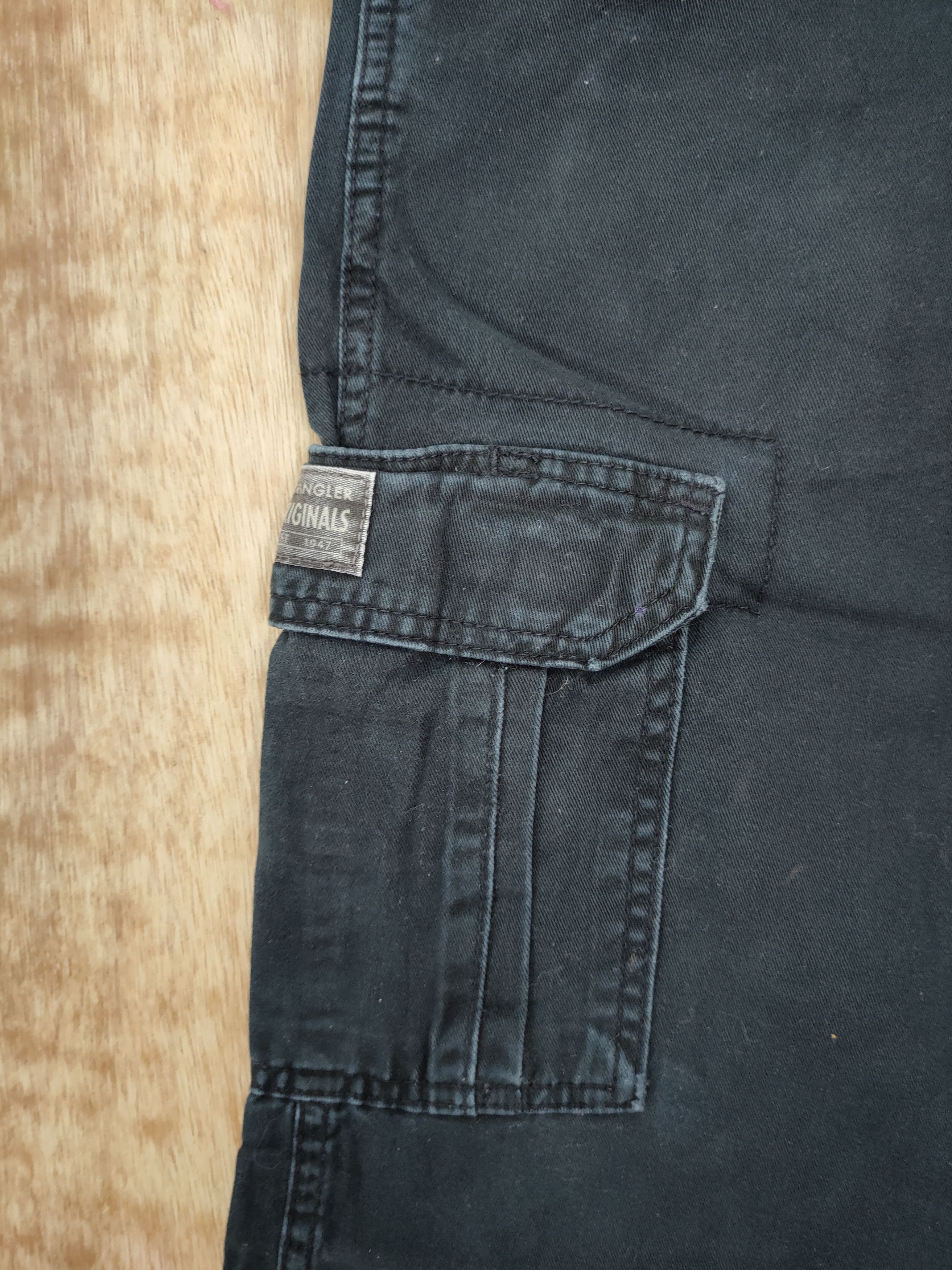 Vintage DL Wrangler black utility cargo vintage pants #948 Size US 31 - 4 Thumbnail