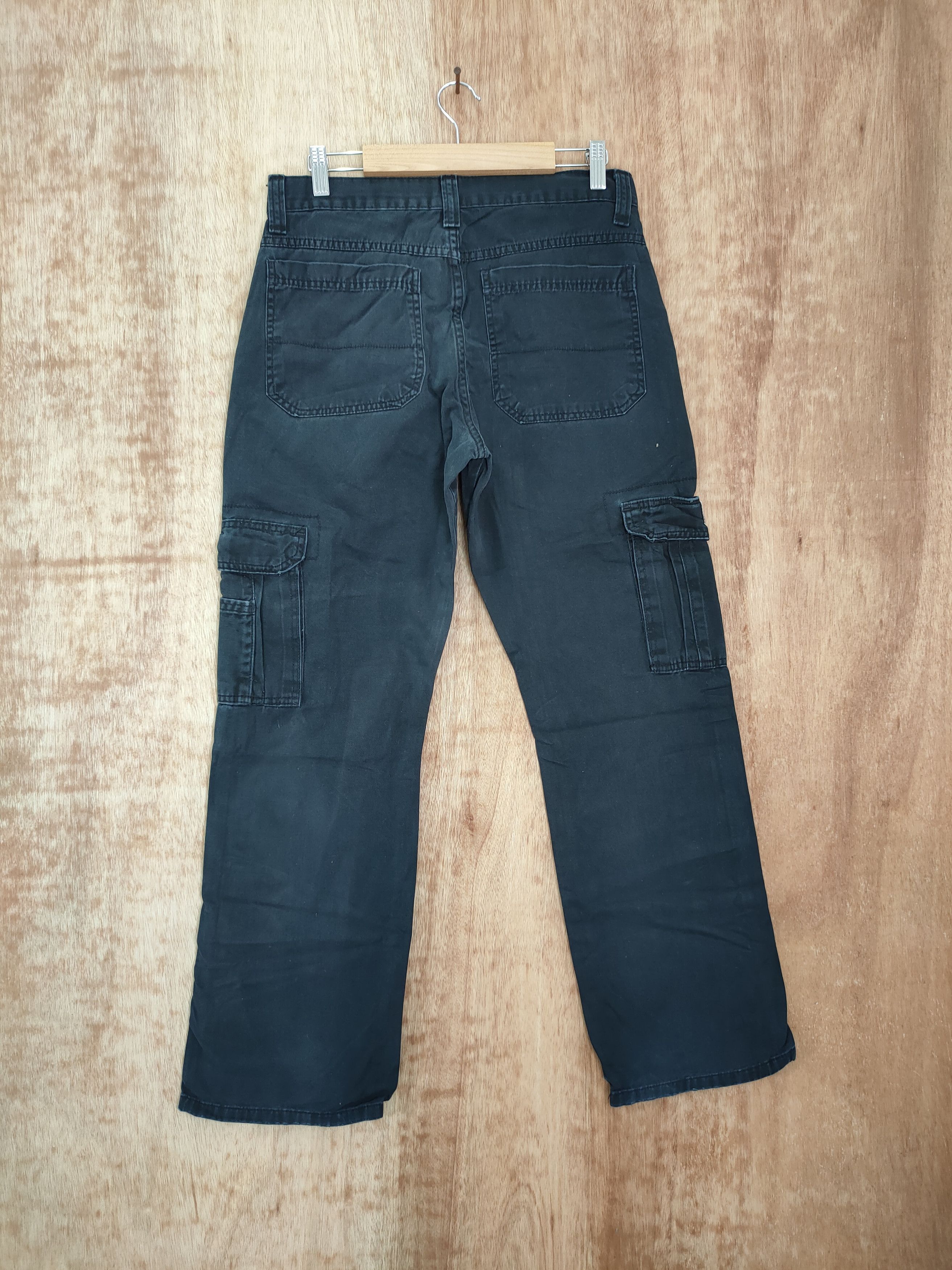 Vintage DL Wrangler black utility cargo vintage pants #948 Size US 31 - 6 Thumbnail