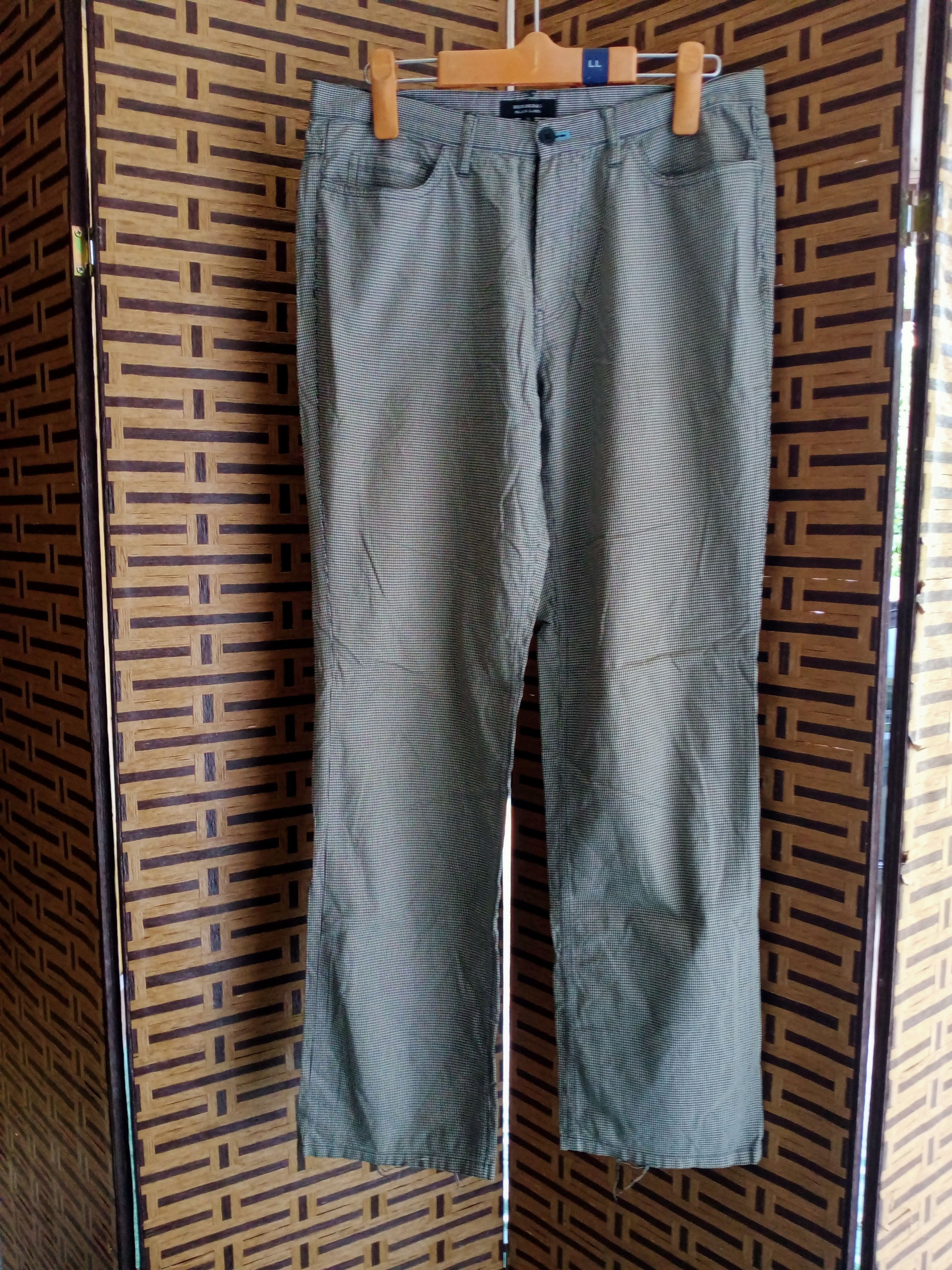 Burberry black label checkered pants