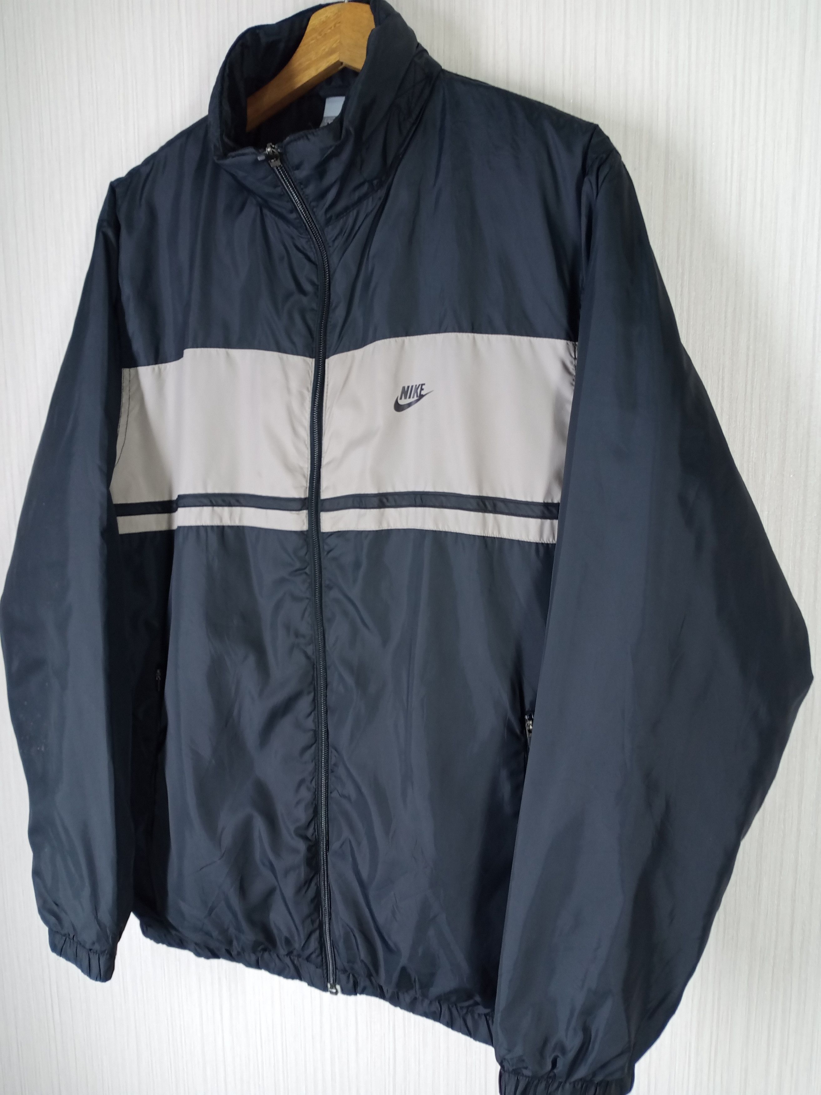 Nike Rare Vintage Nike Puffer Jacket Size US L / EU 52-54 / 3 - 3 Thumbnail