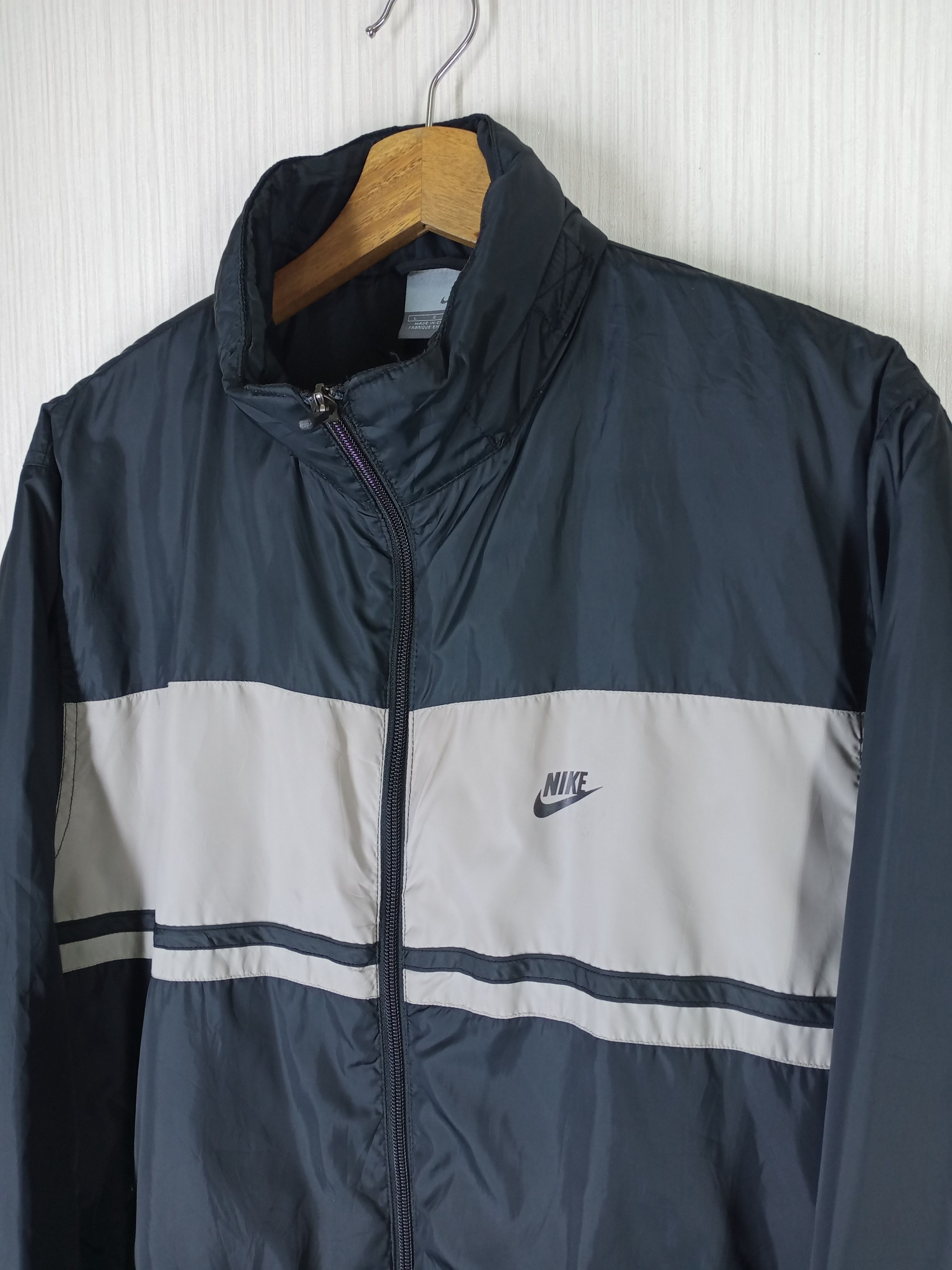 Nike Rare Vintage Nike Puffer Jacket Size US L / EU 52-54 / 3 - 2 Thumbnail