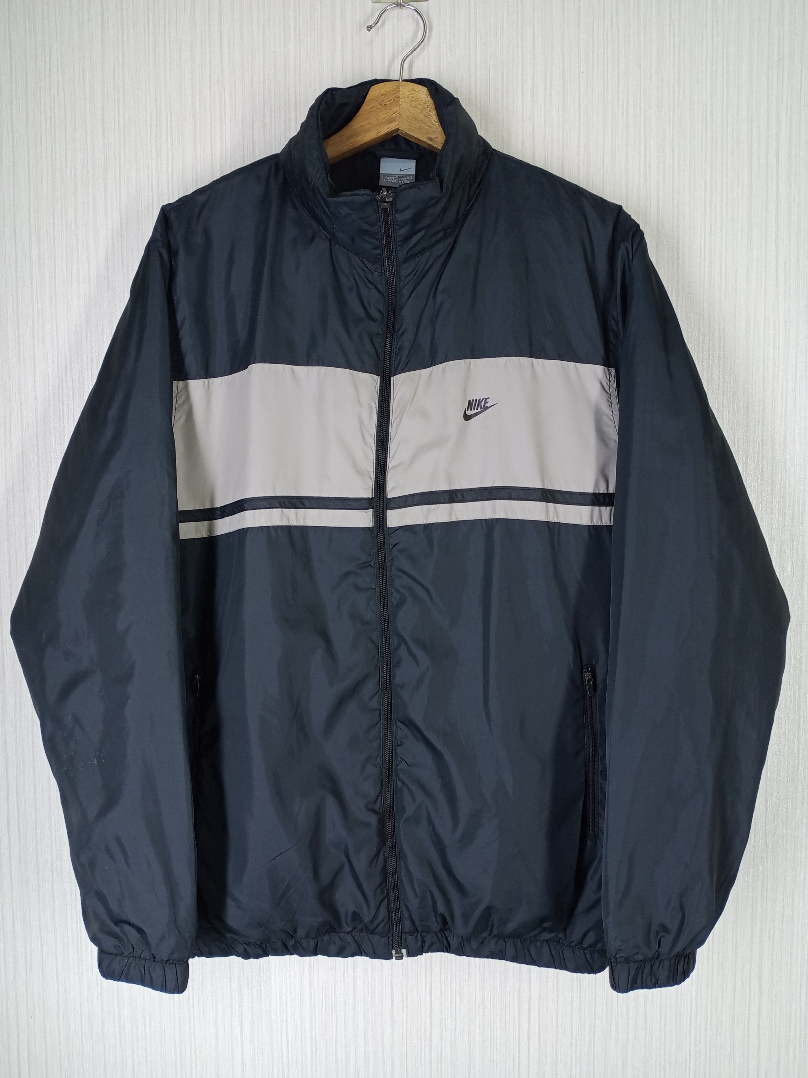 Nike Rare Vintage Nike Puffer Jacket Size US L / EU 52-54 / 3 - 1 Thumbnail