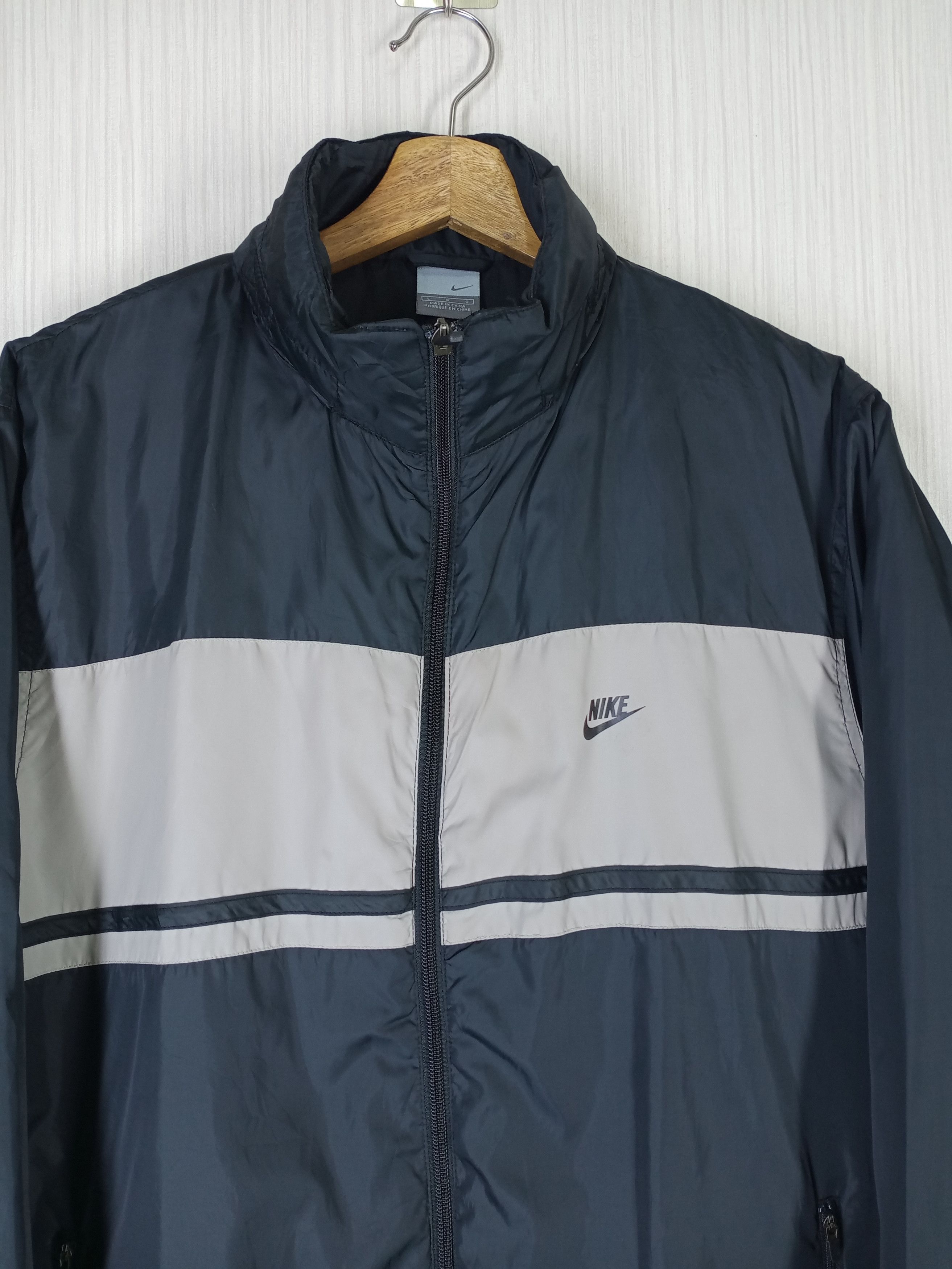 Nike Rare Vintage Nike Puffer Jacket Size US L / EU 52-54 / 3 - 4 Thumbnail