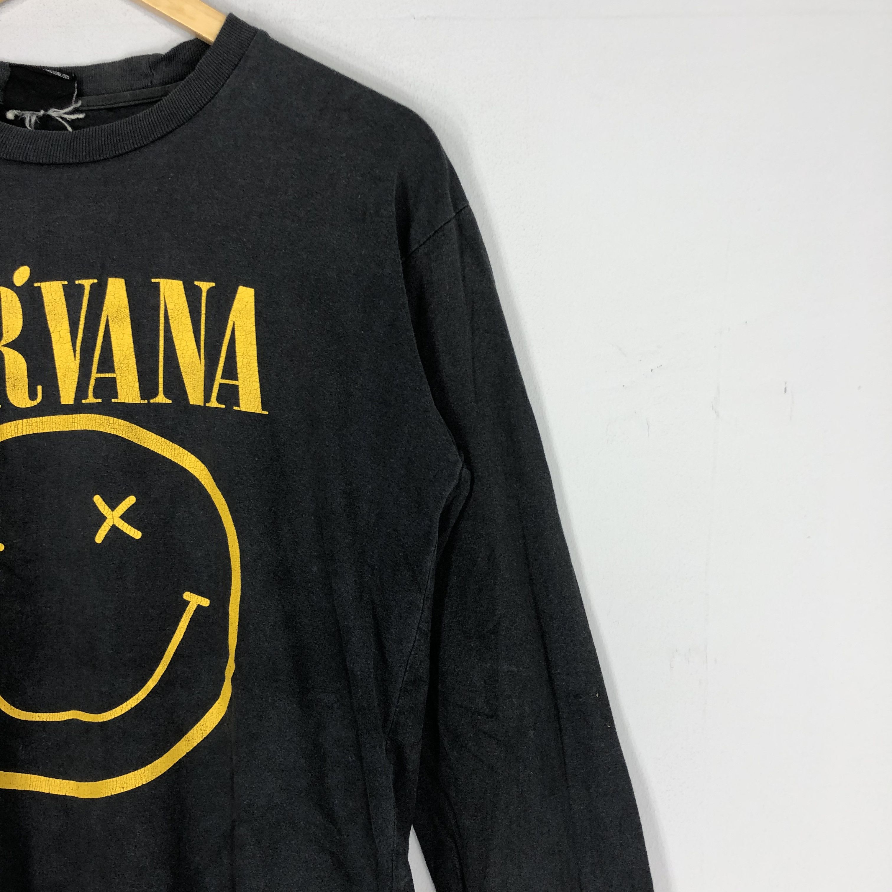 Nirvana × Vintage Bootleg Nirvana Nevermind Smiley Long Sleeve Tee Size M Size US M / EU 48-50 / 2 - 3 Thumbnail