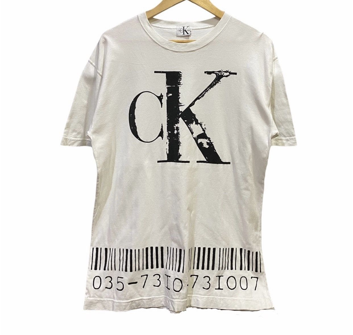 Calvin Klein × Calvin Klein 205W39NYC × Vintage VINTAGE RARE‼️Calvin Klein Jeans Barcode Big Logo T-Shirts Size US M / EU 48-50 / 2 - 1 Thumbnail