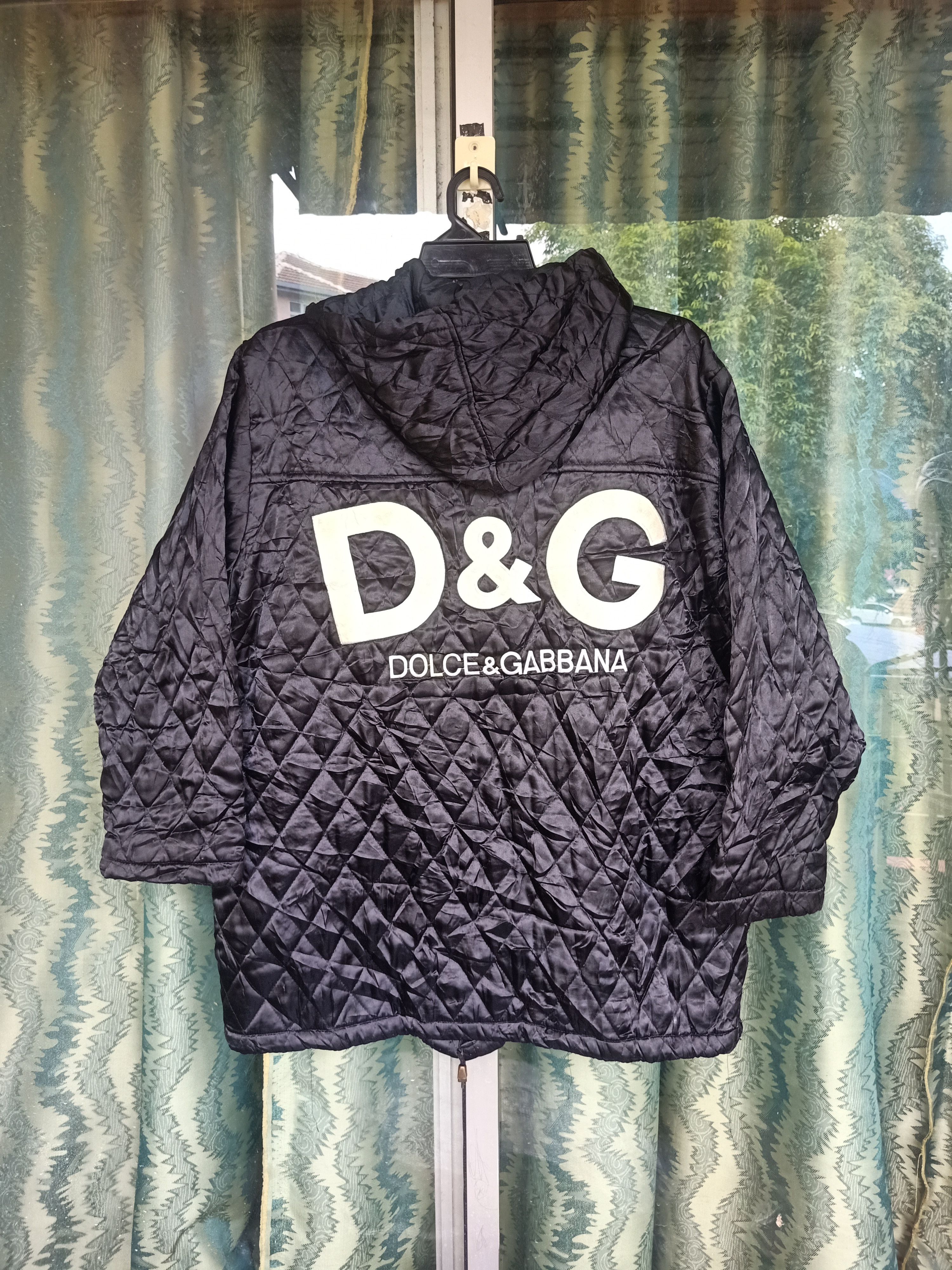 Designer × Dolce & Gabbana Vtg Big Spell out Dolce and Gabbana Bootleg Quilted jacket Size US L / EU 52-54 / 3 - 3 Thumbnail