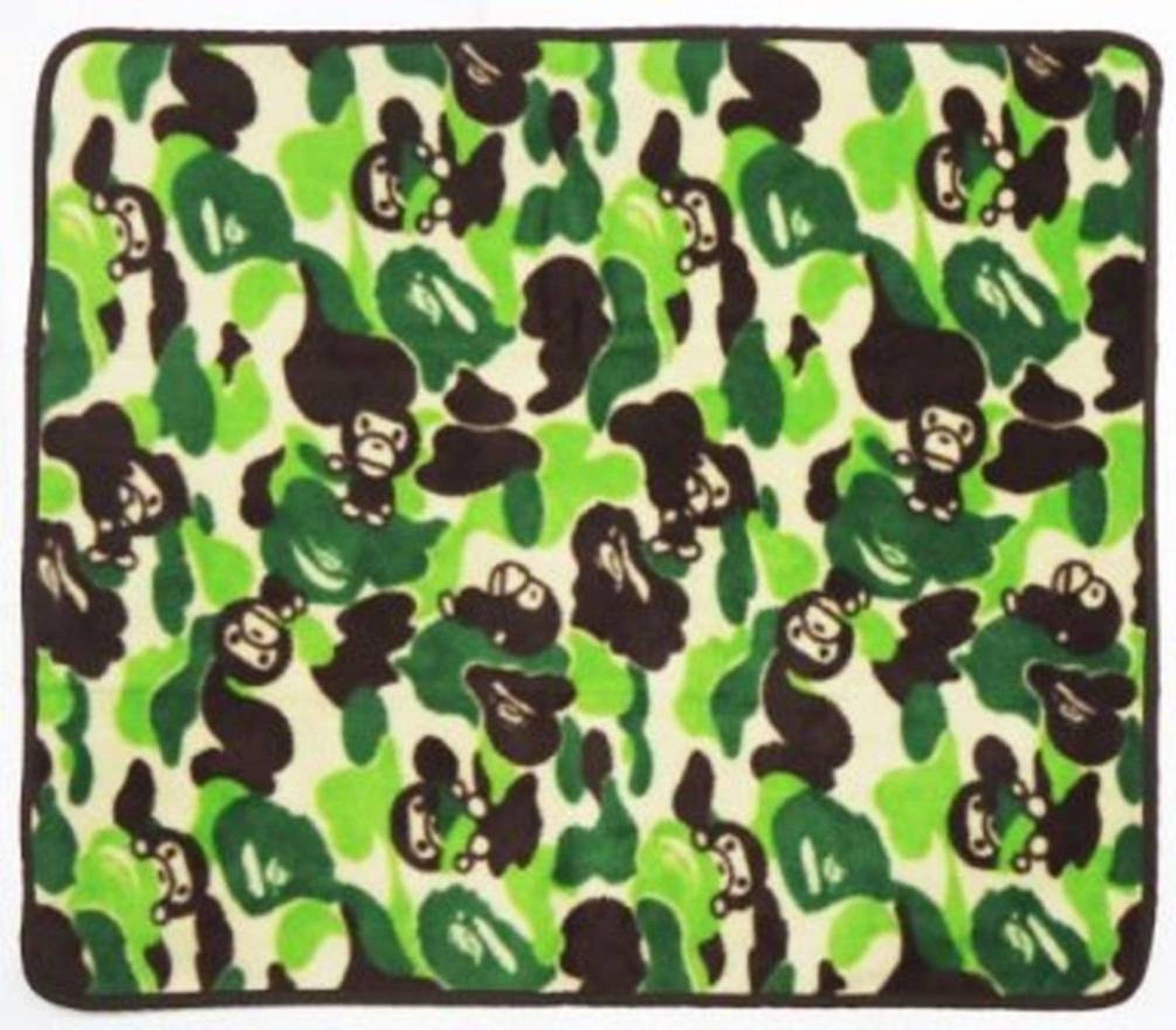 Bape 🎁 BAPE Mini Blanket Baby Milo Green Camo Fleece kaws Size ONE SIZE - 8 Thumbnail