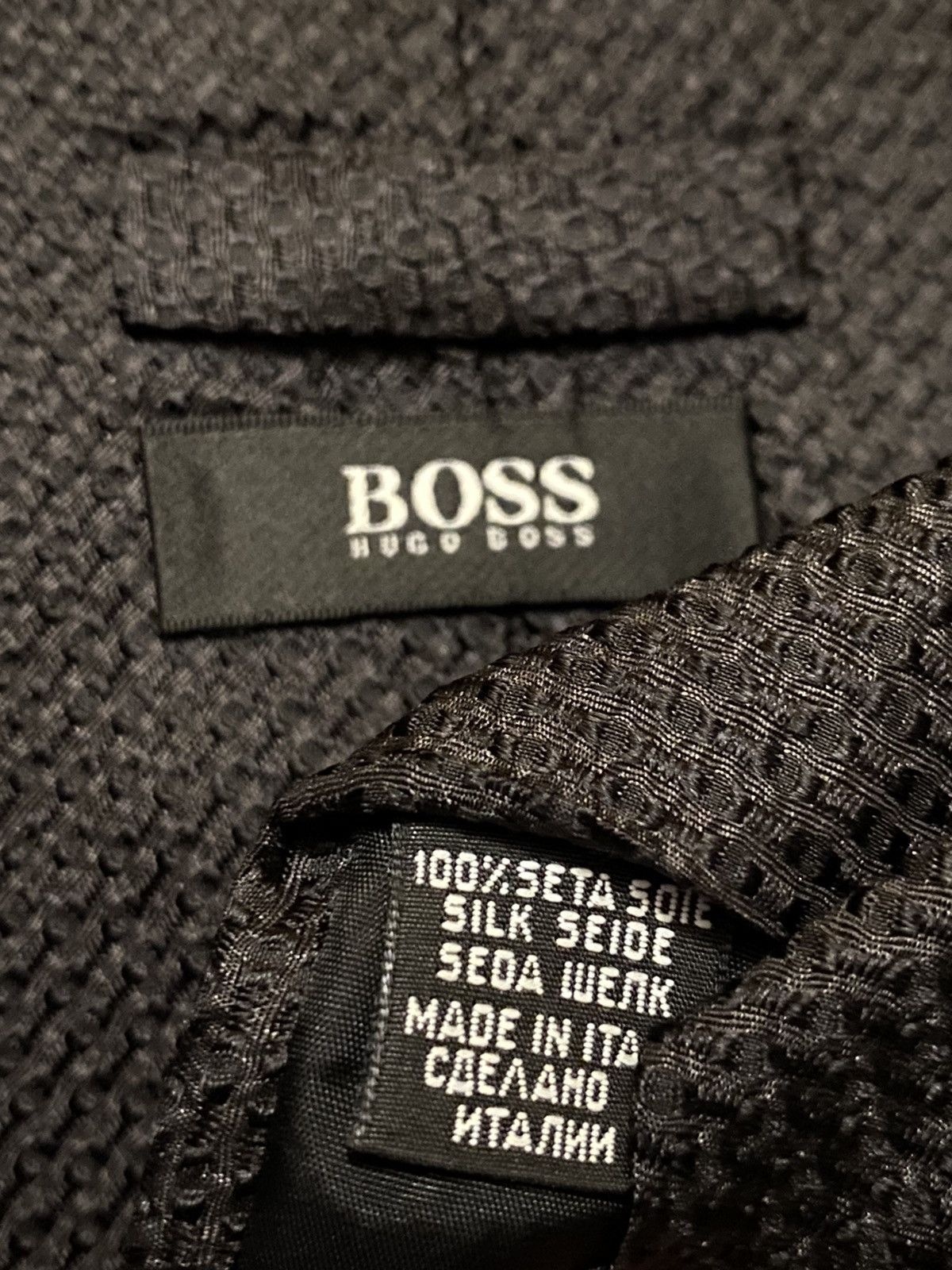 Hugo Boss Rare Luxury Tie Hugo Boss 100% silk. Size ONE SIZE - 3 Thumbnail