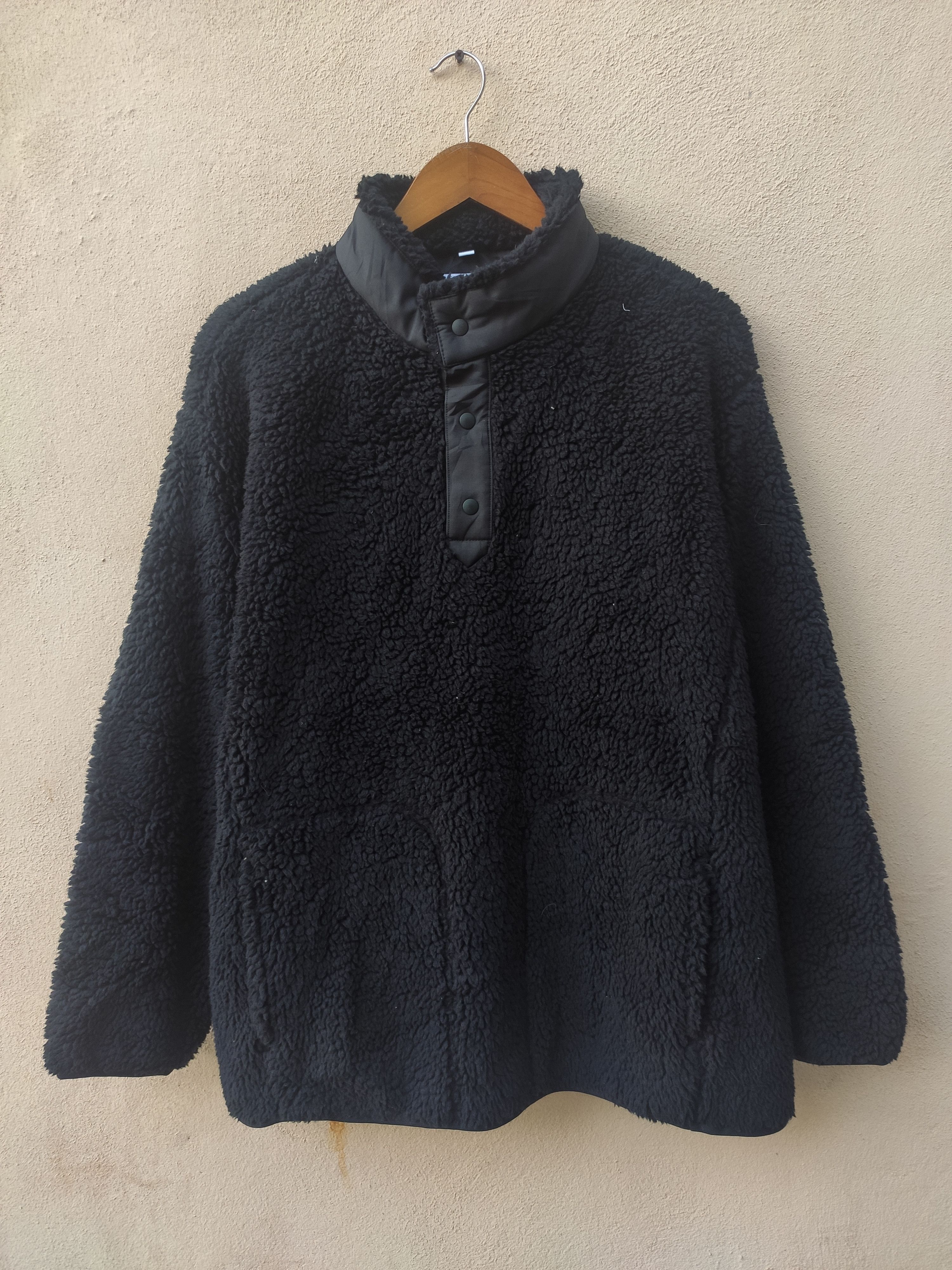 Uniqlo × White Mountaineering 🔥 White Mountaineering X Uniqlo sweater fleece sherpa Size US L / EU 52-54 / 3 - 4 Thumbnail