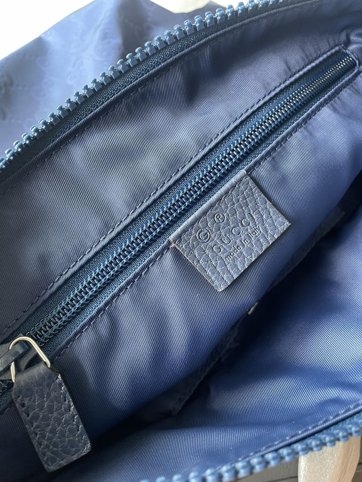 Gucci Runway LimitedEdition Brand New Rare Gucci Logo Leather Bag Size ONE SIZE - 4 Thumbnail