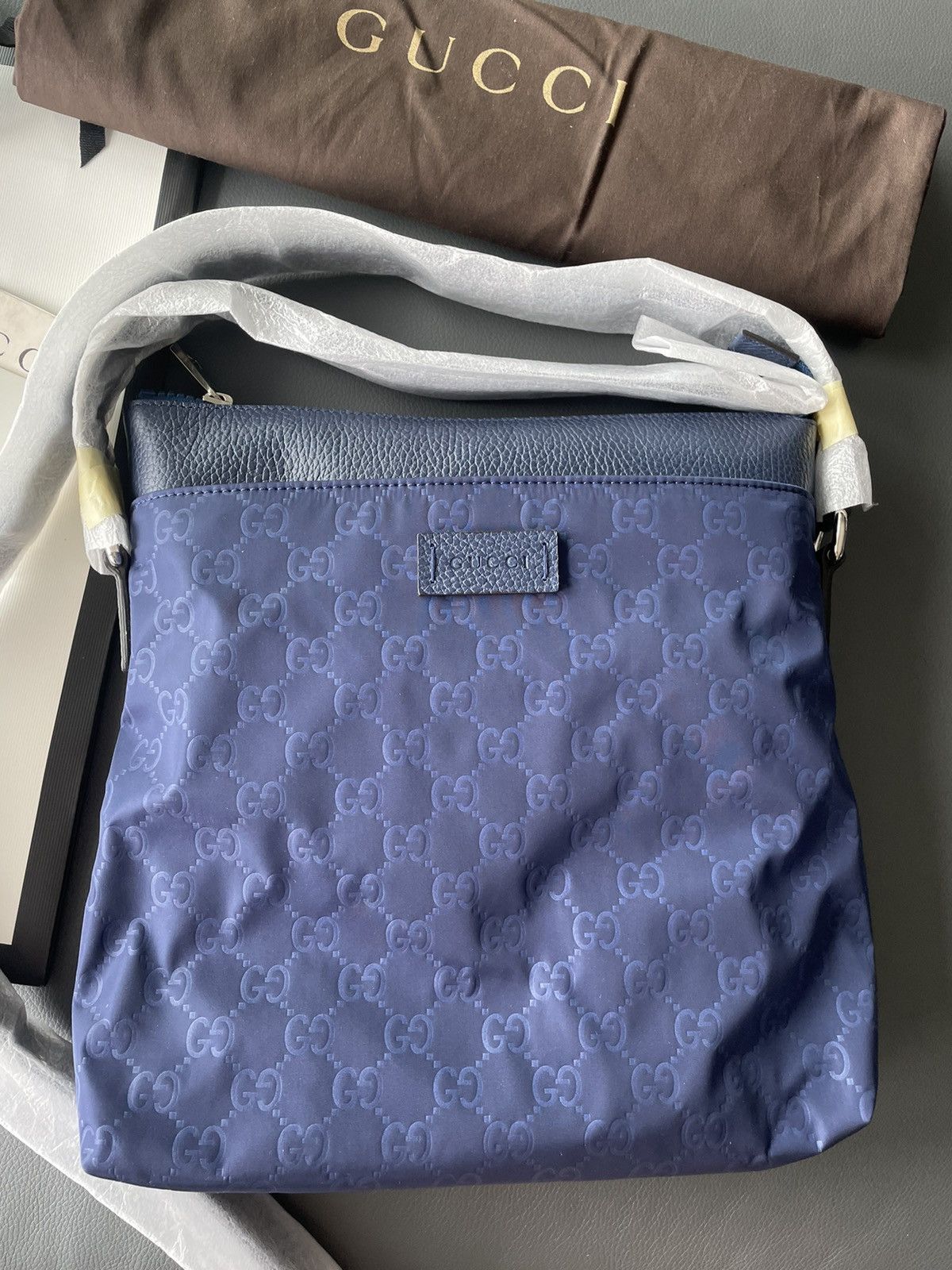 Gucci Runway LimitedEdition Brand New Rare Gucci Logo Leather Bag Size ONE SIZE - 3 Thumbnail