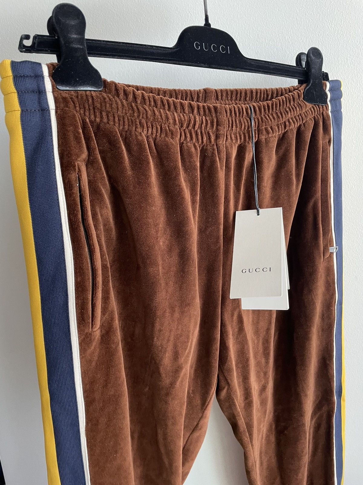 Gucci $2k Value Brand New Runway Velvet Gucci Logo Jogger Pant Size US 32 / EU 48 - 16 Thumbnail