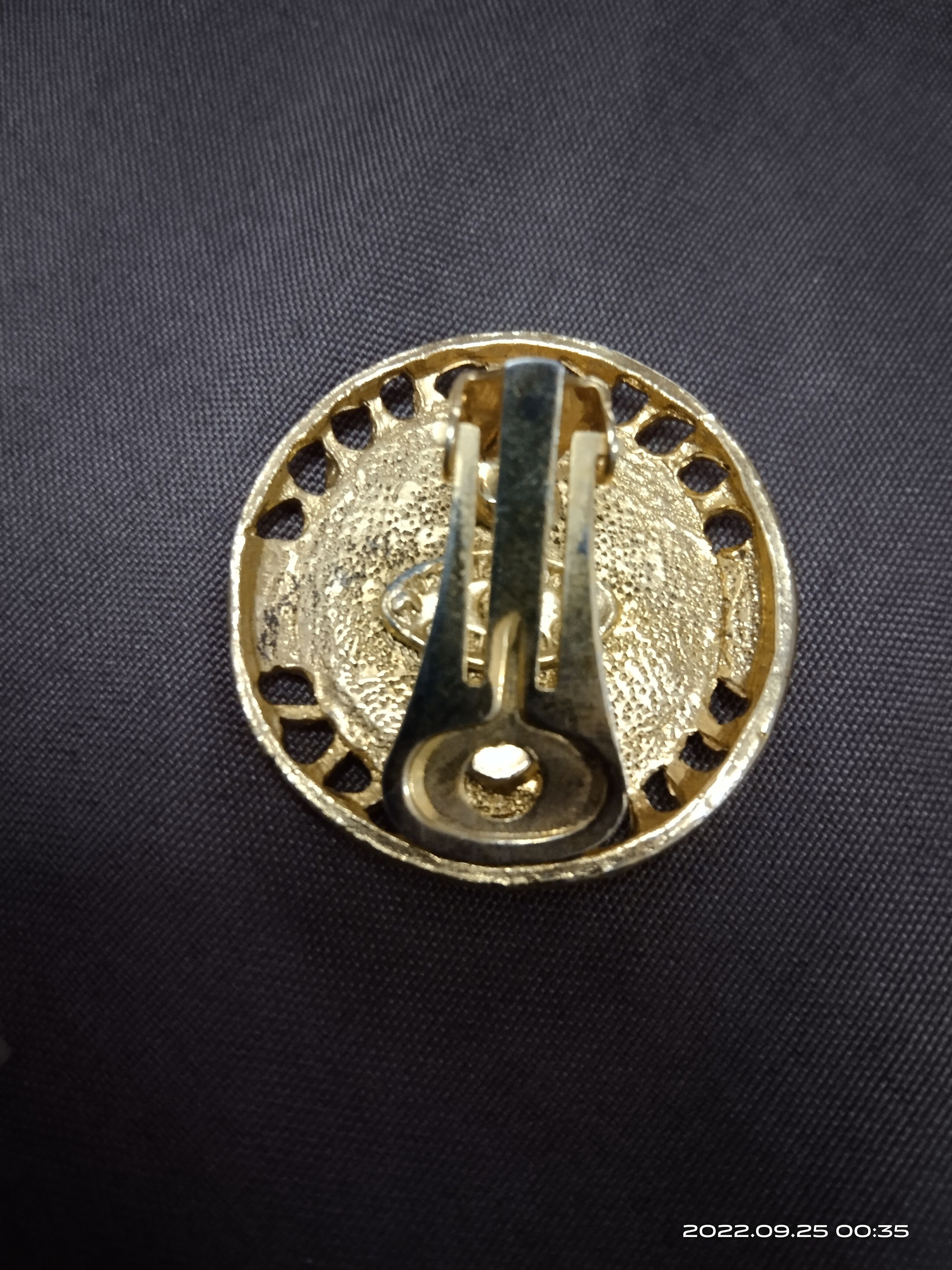 Chanel CHANEL CC EARRING CLIP VINTAGE MADE IN FRANCE Size ONE SIZE - 6 Thumbnail