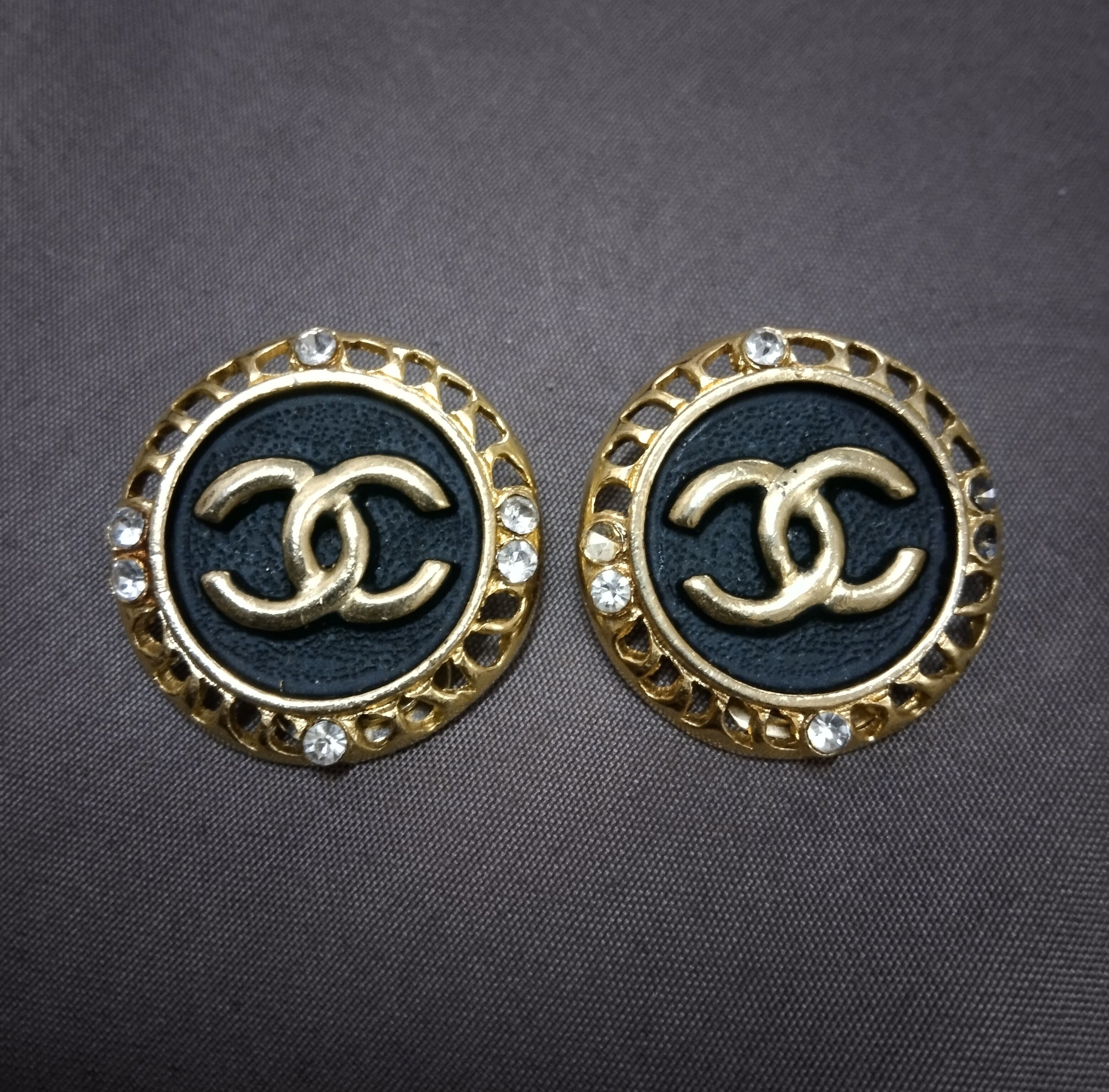Chanel CHANEL CC EARRING CLIP VINTAGE MADE IN FRANCE Size ONE SIZE - 1 Thumbnail