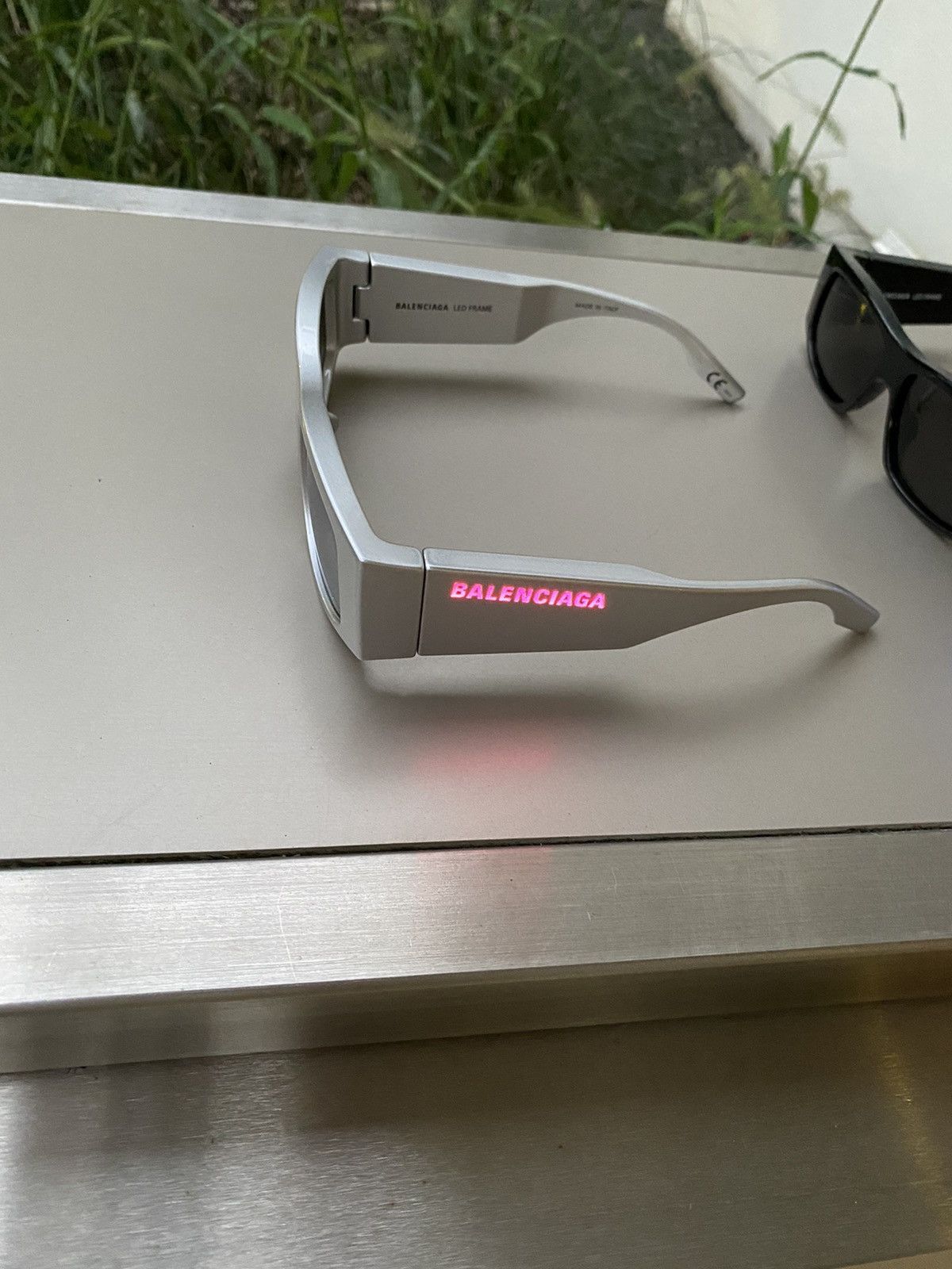 Balenciaga *RARE* BALENCIAGA SILVER LED FRAMES SUNGLASSES SHADES Size ONE SIZE - 3 Thumbnail