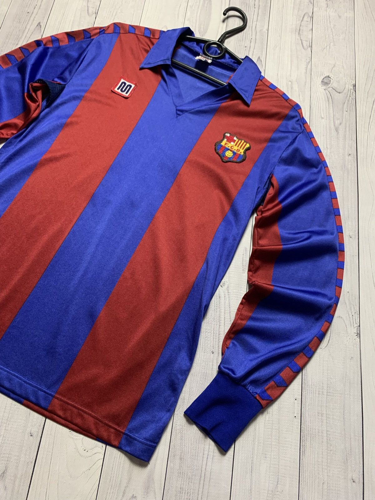 Vintage Vintage Barcelona soccer jersey retro rare 7 number size S Size US S / EU 44-46 / 1 - 3 Thumbnail