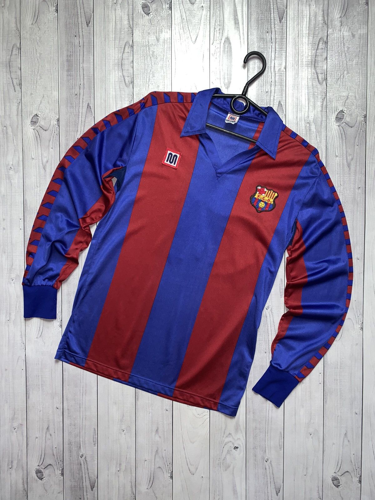Vintage Vintage Barcelona soccer jersey retro rare 7 number size S Size US S / EU 44-46 / 1 - 1 Thumbnail