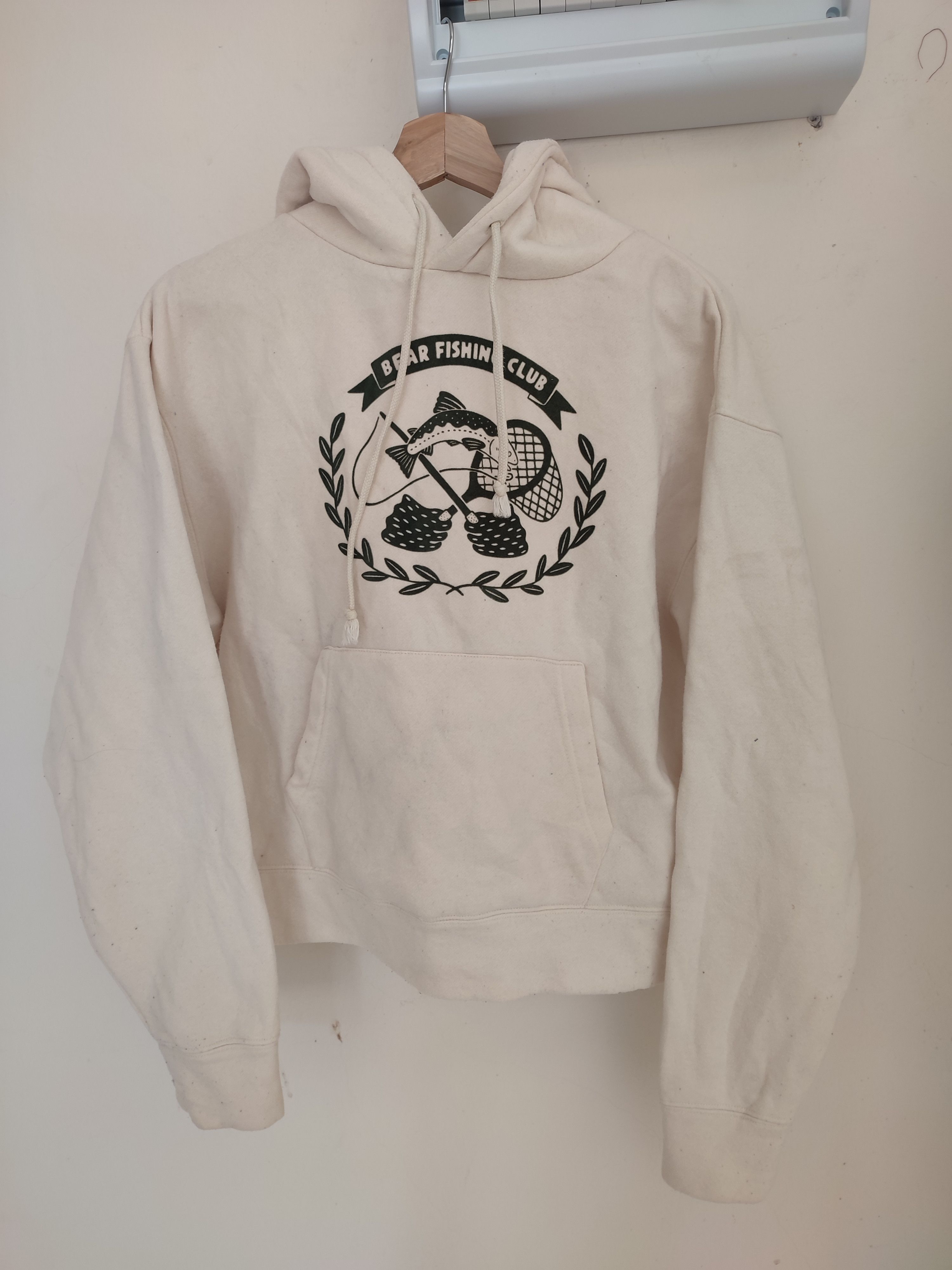 Japanese Brand × Vintage Vintage Bear Fishing Club Crop Top Hoodies Size M / US 6-8 / IT 42-44 - 1 Thumbnail