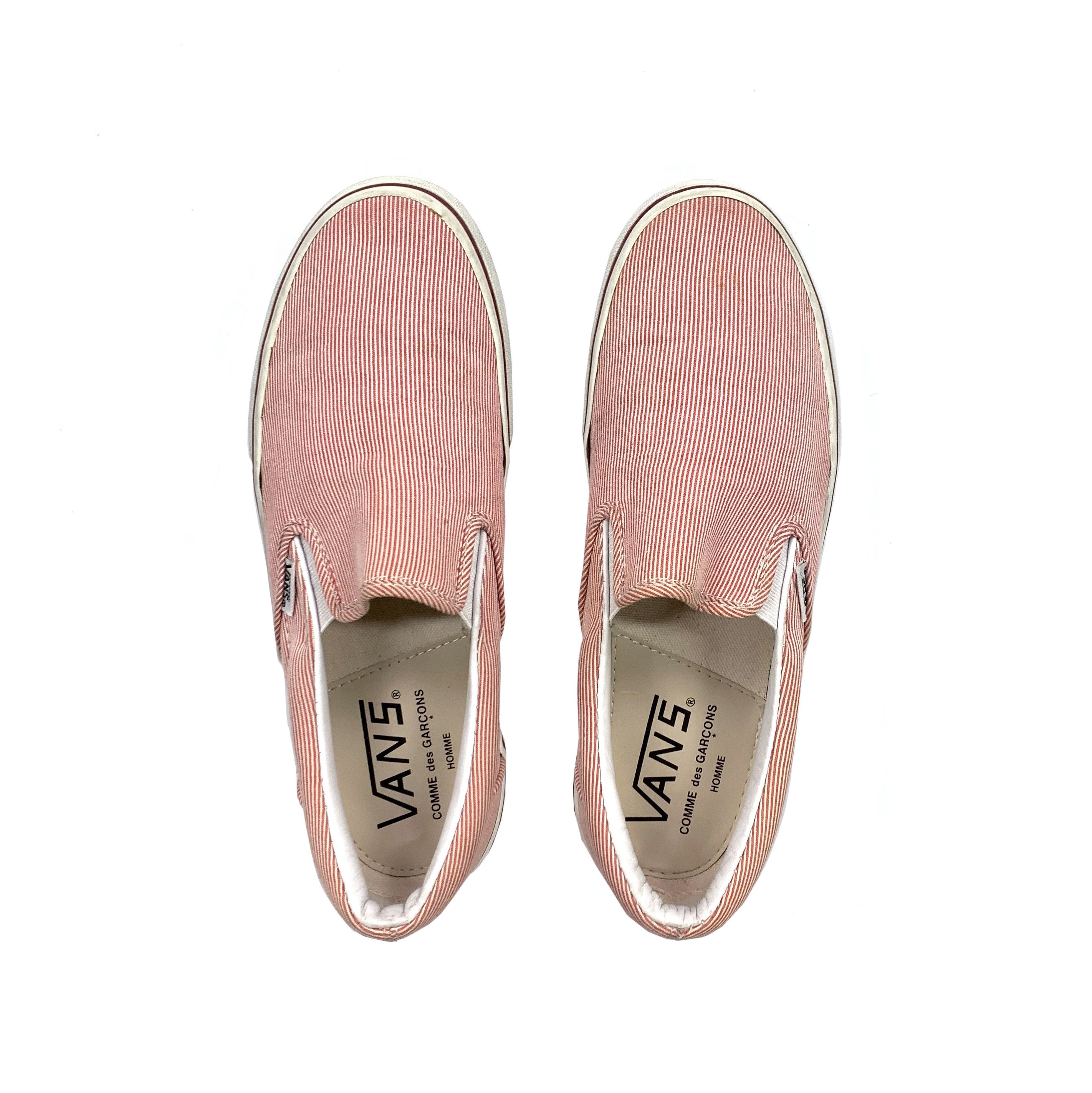 2000s Seersucker / Striped Slip-Ons