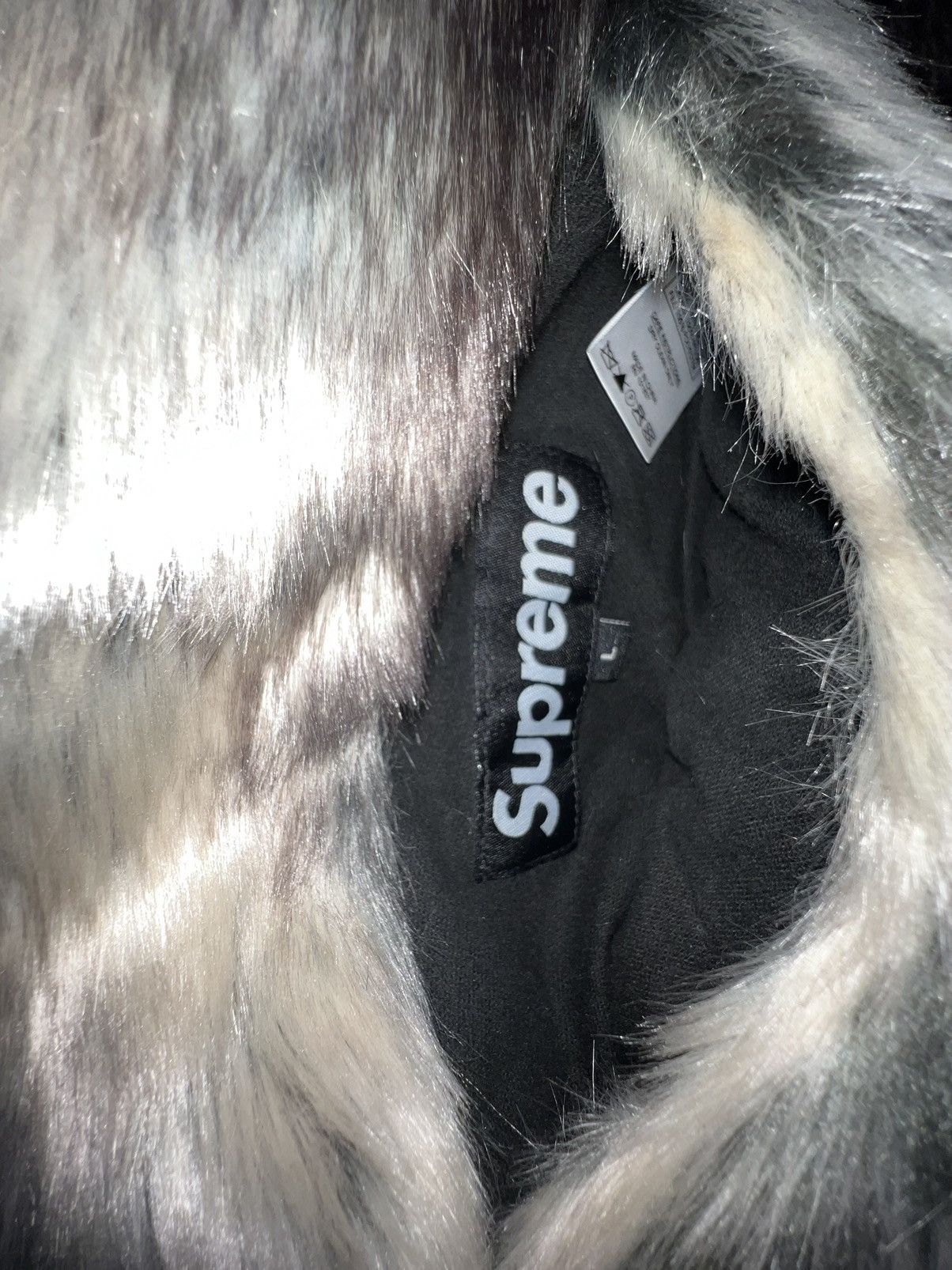Supreme SUPREME FW20 REVERSIBLE FAUX FUR (VERY RARE) Size US L / EU 52-54 / 3 - 3 Thumbnail